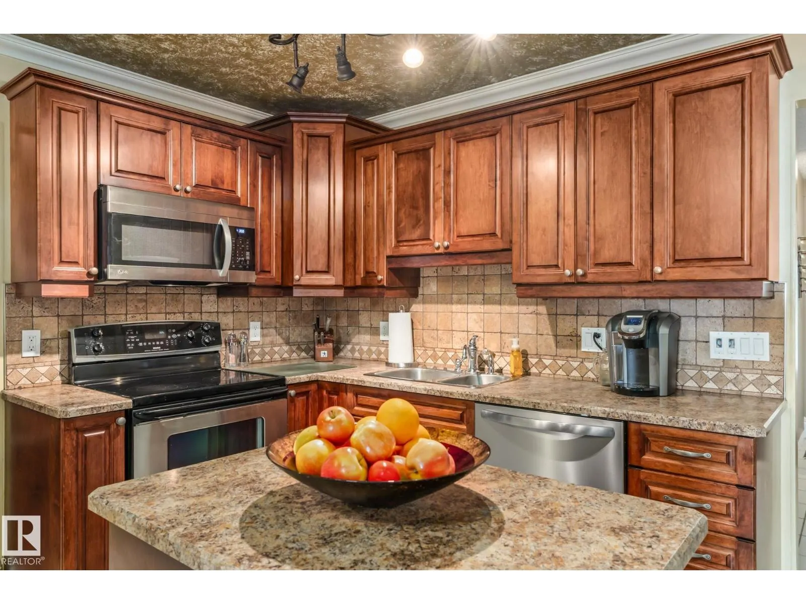 3 FALSTAFF AV