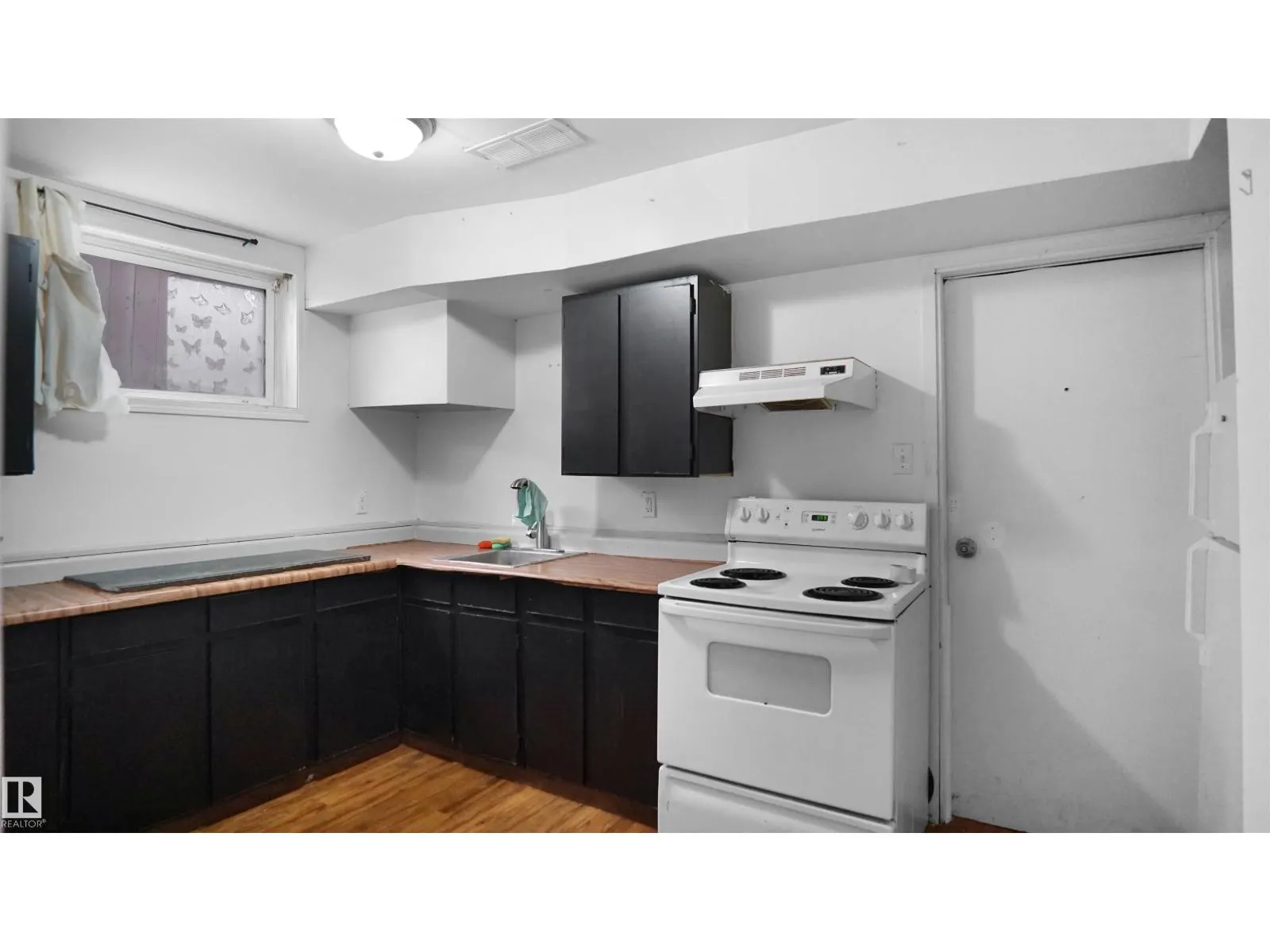 11943 104 ST NW