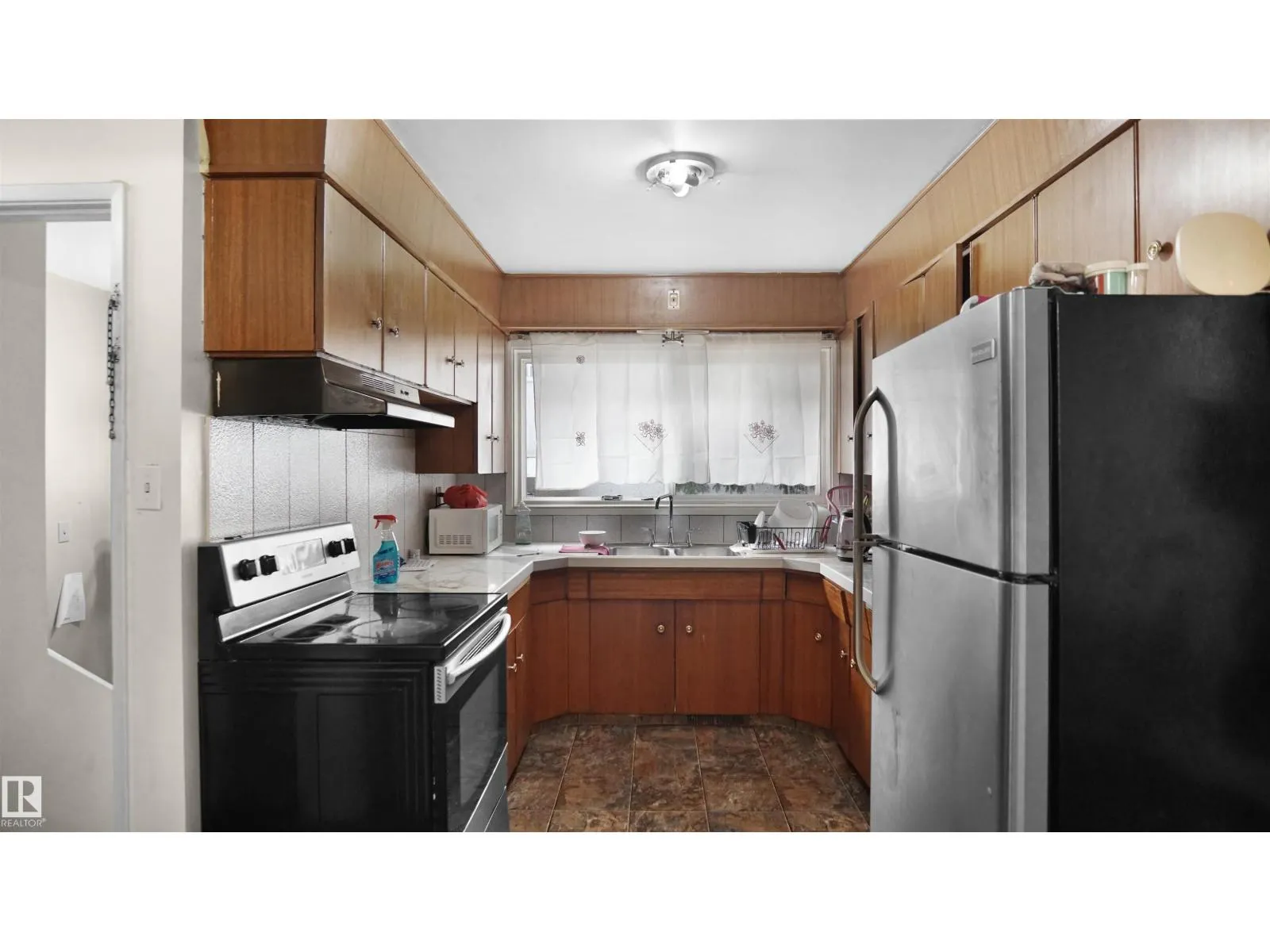 11943 104 ST NW