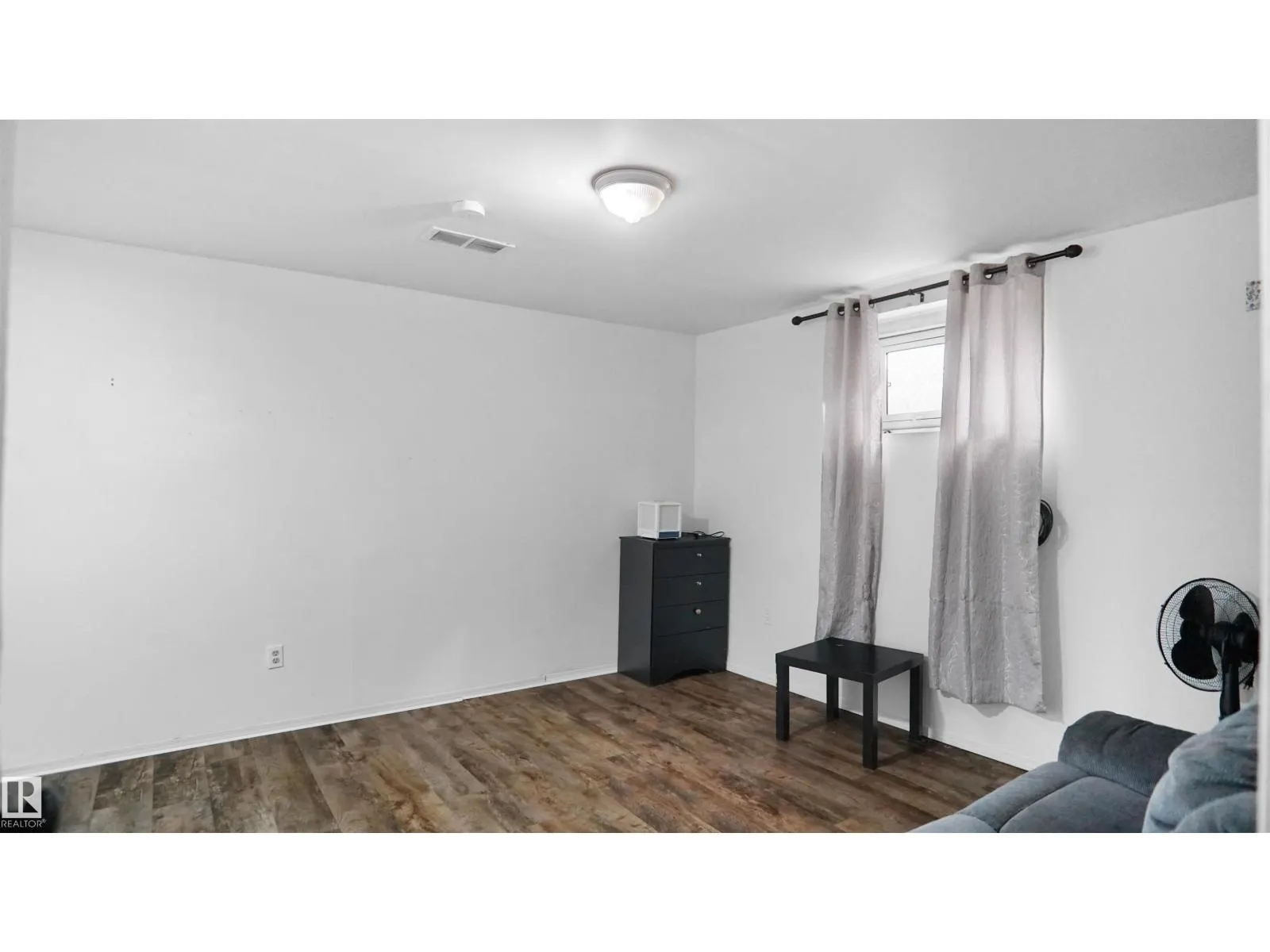 11943 104 ST NW