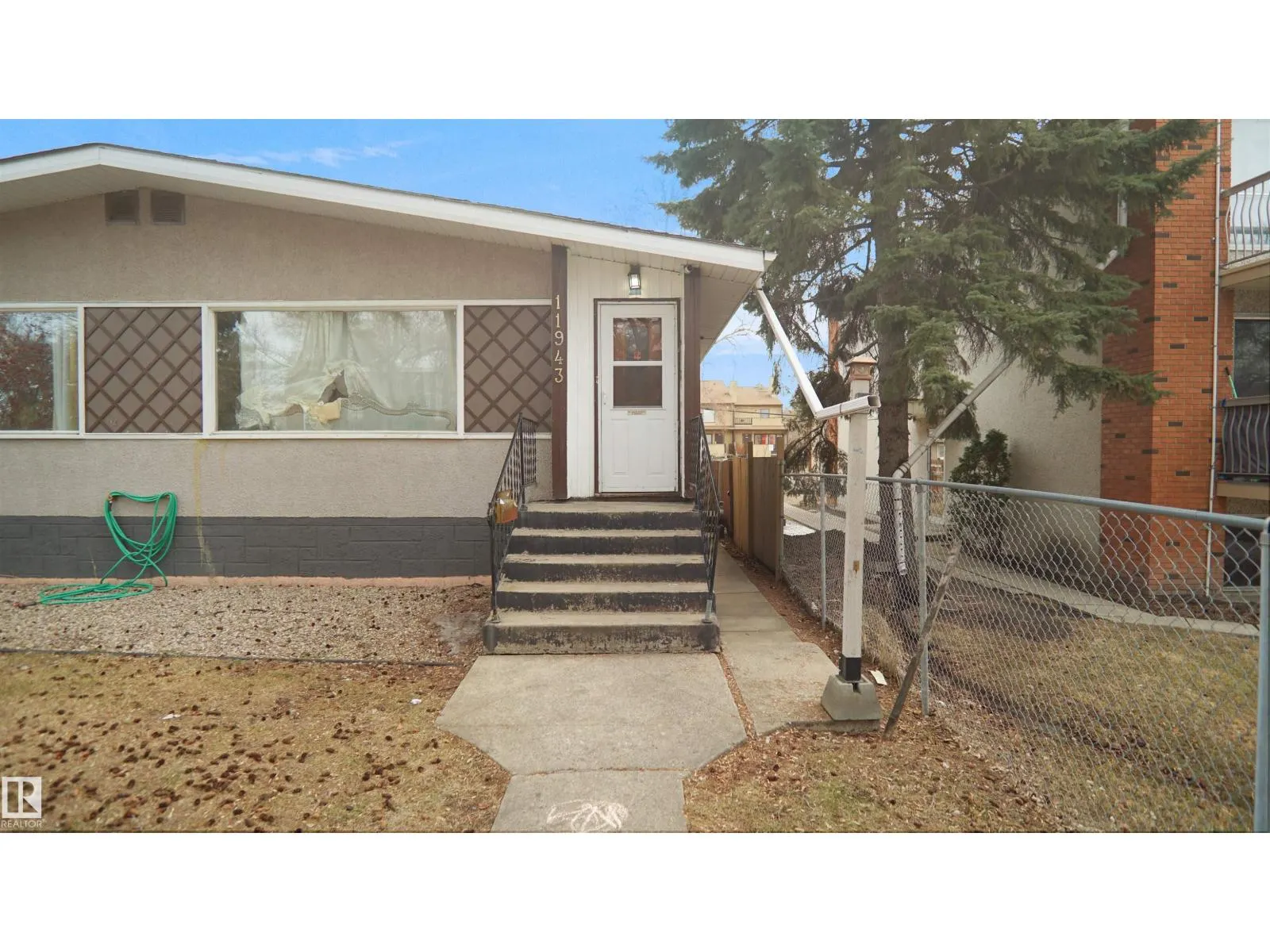 11943 104 ST NW