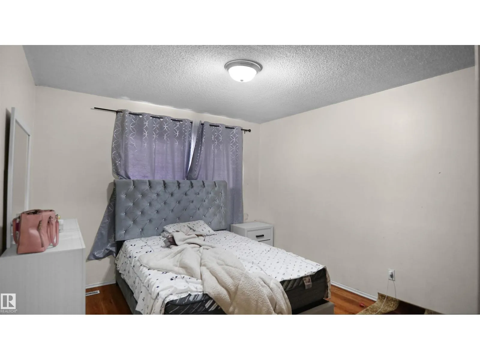 11943 104 ST NW