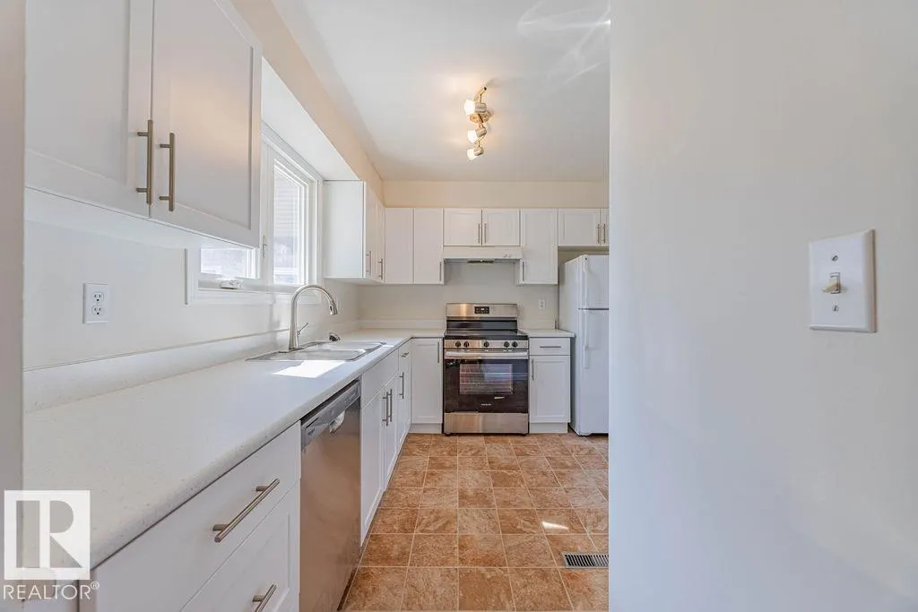 17034 100 ST NW NW
