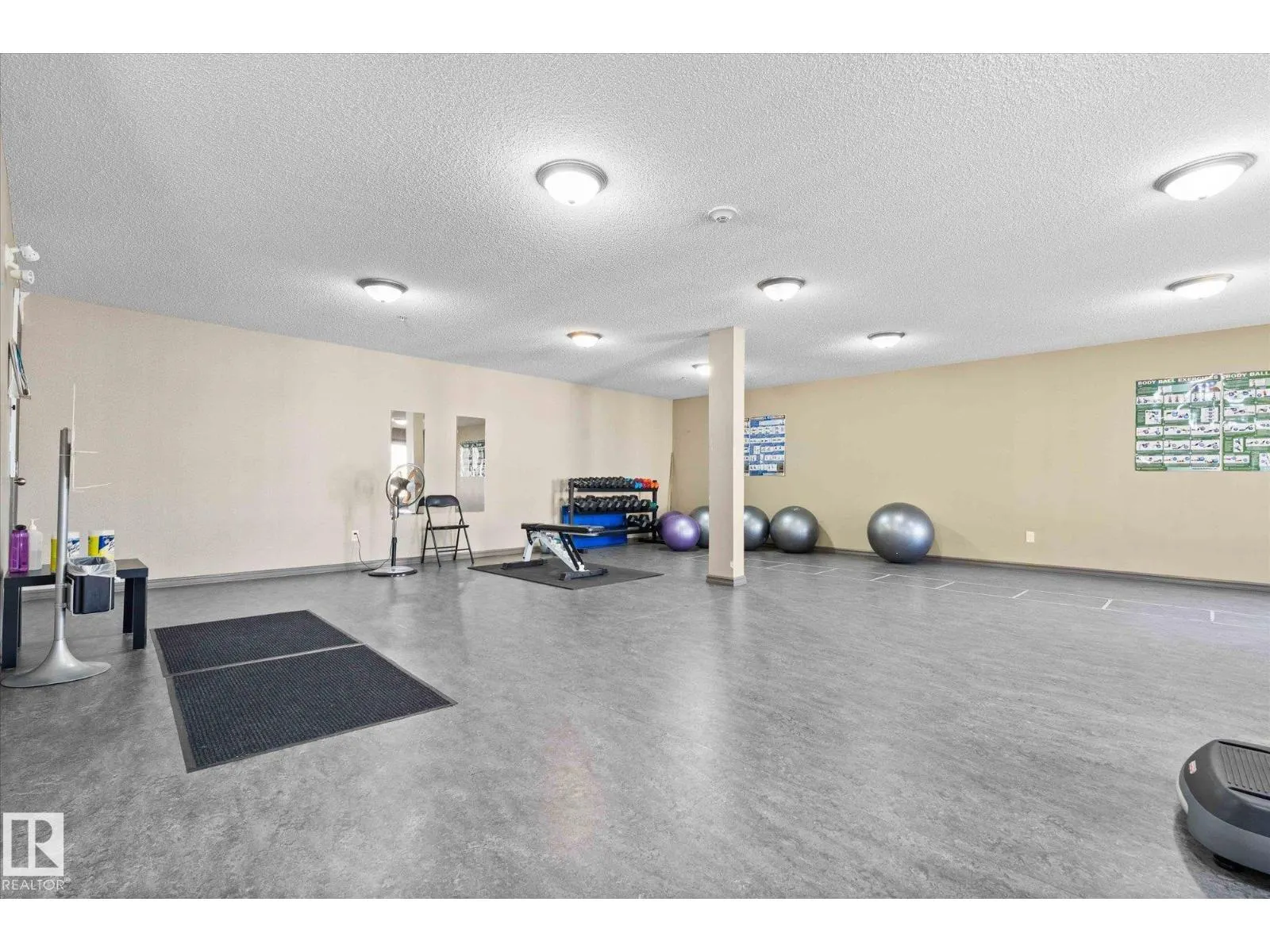 #112 2208 44 AV NW