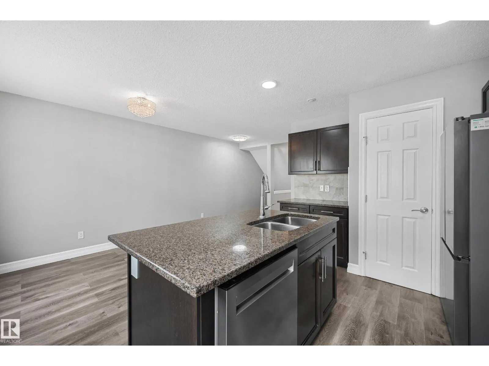 #52 14621 121 ST NW