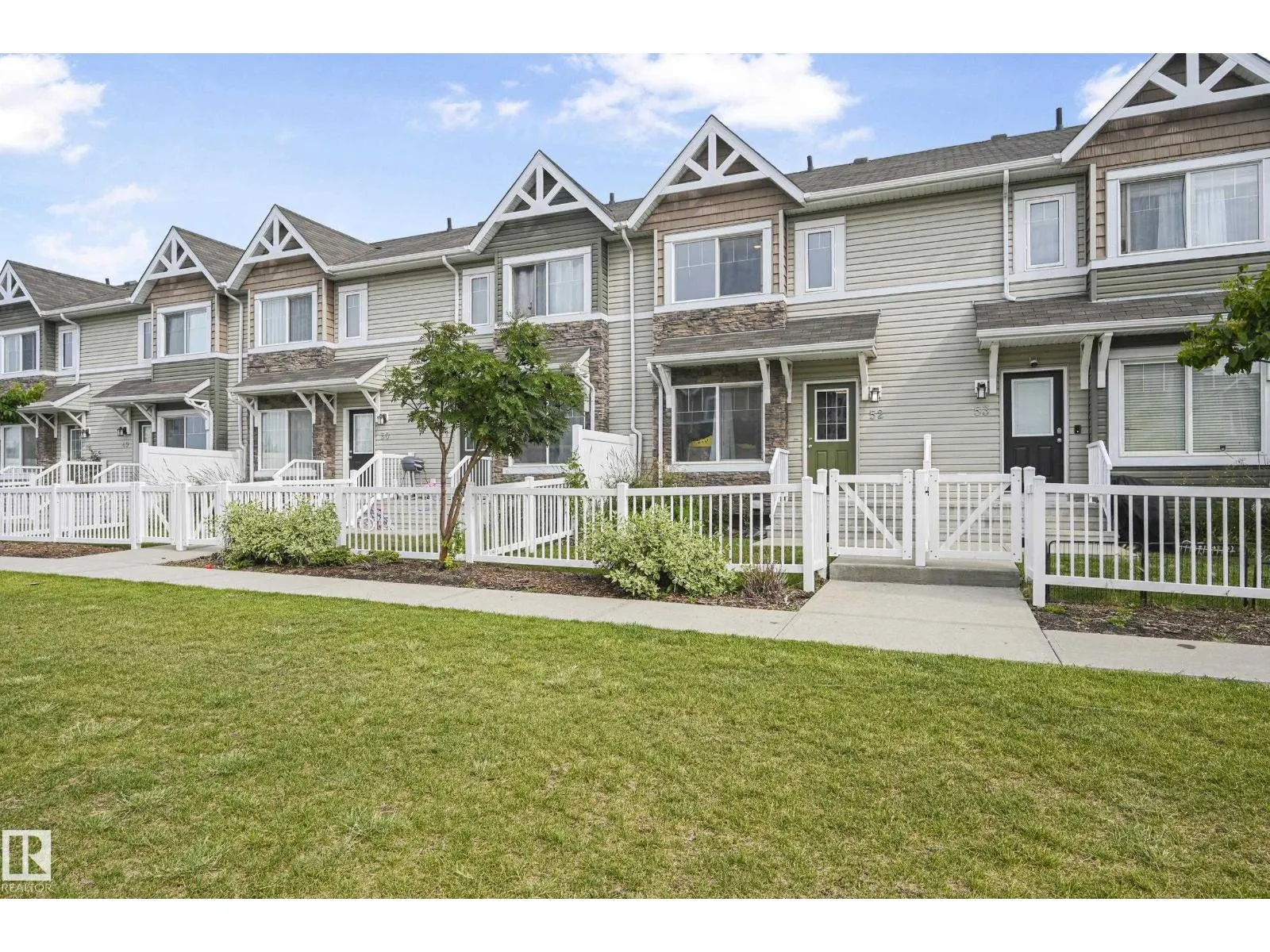 #52 14621 121 ST NW