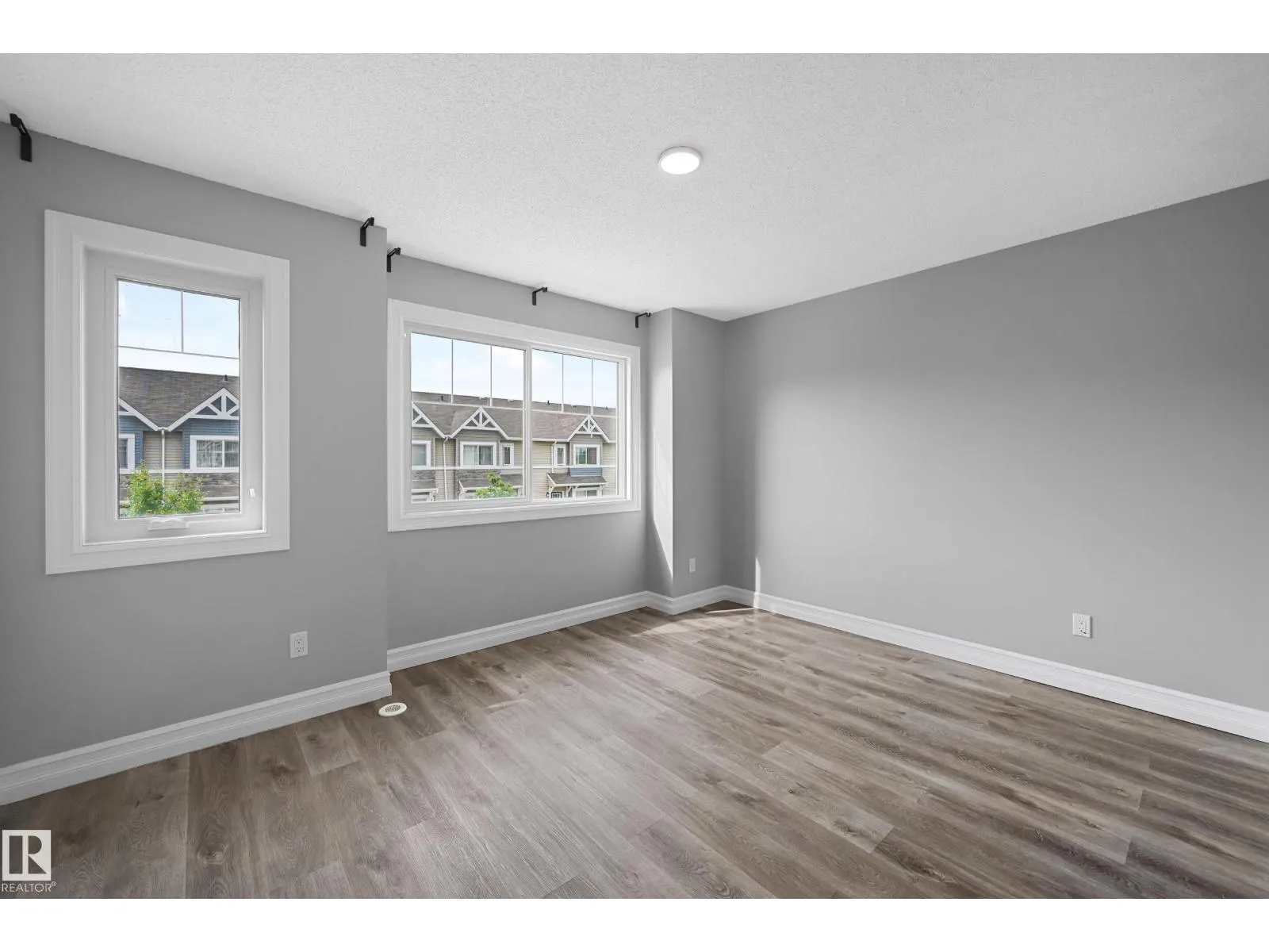 #52 14621 121 ST NW