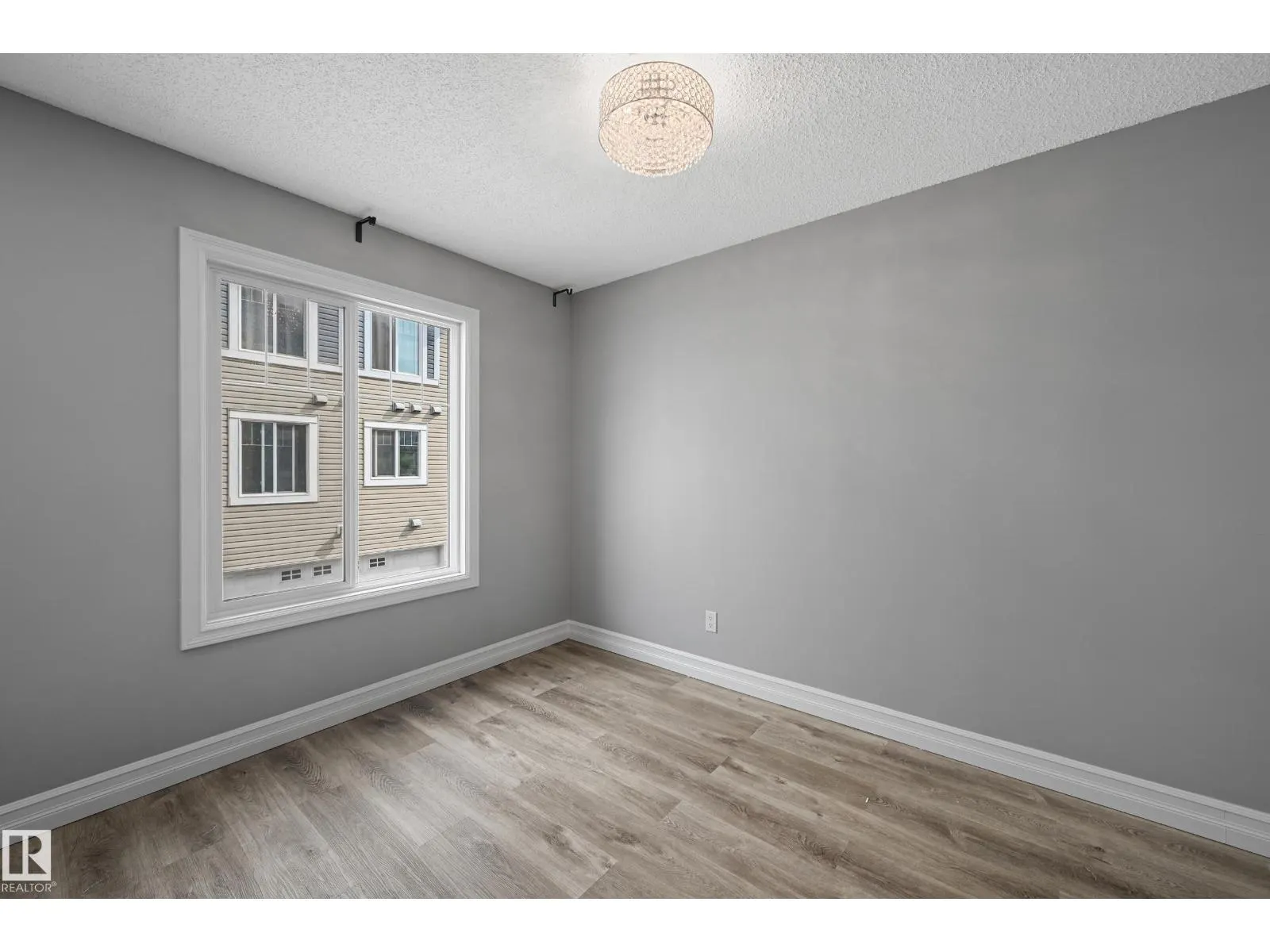 #52 14621 121 ST NW
