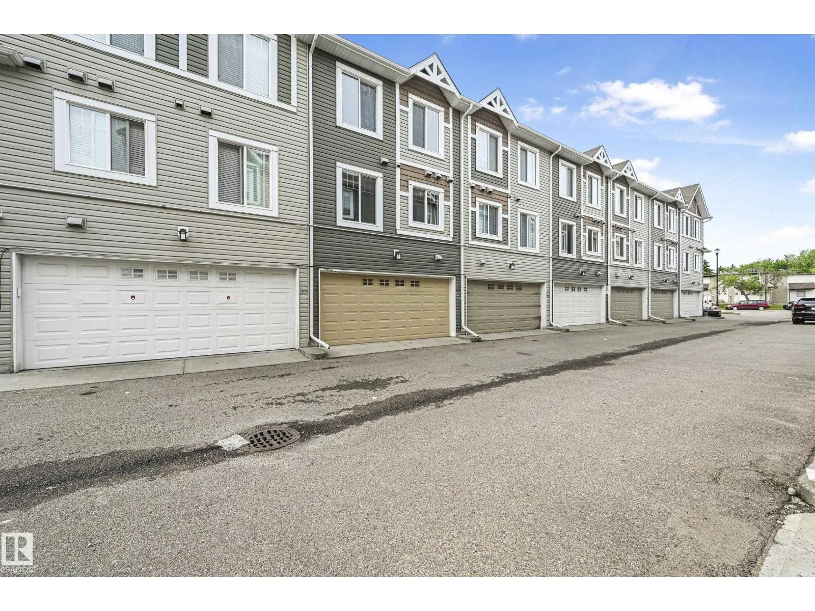 #52 14621 121 ST NW