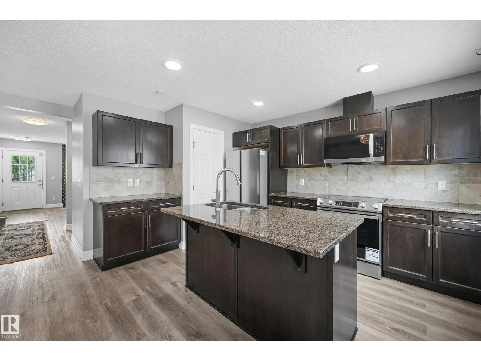 #52 14621 121 ST NW