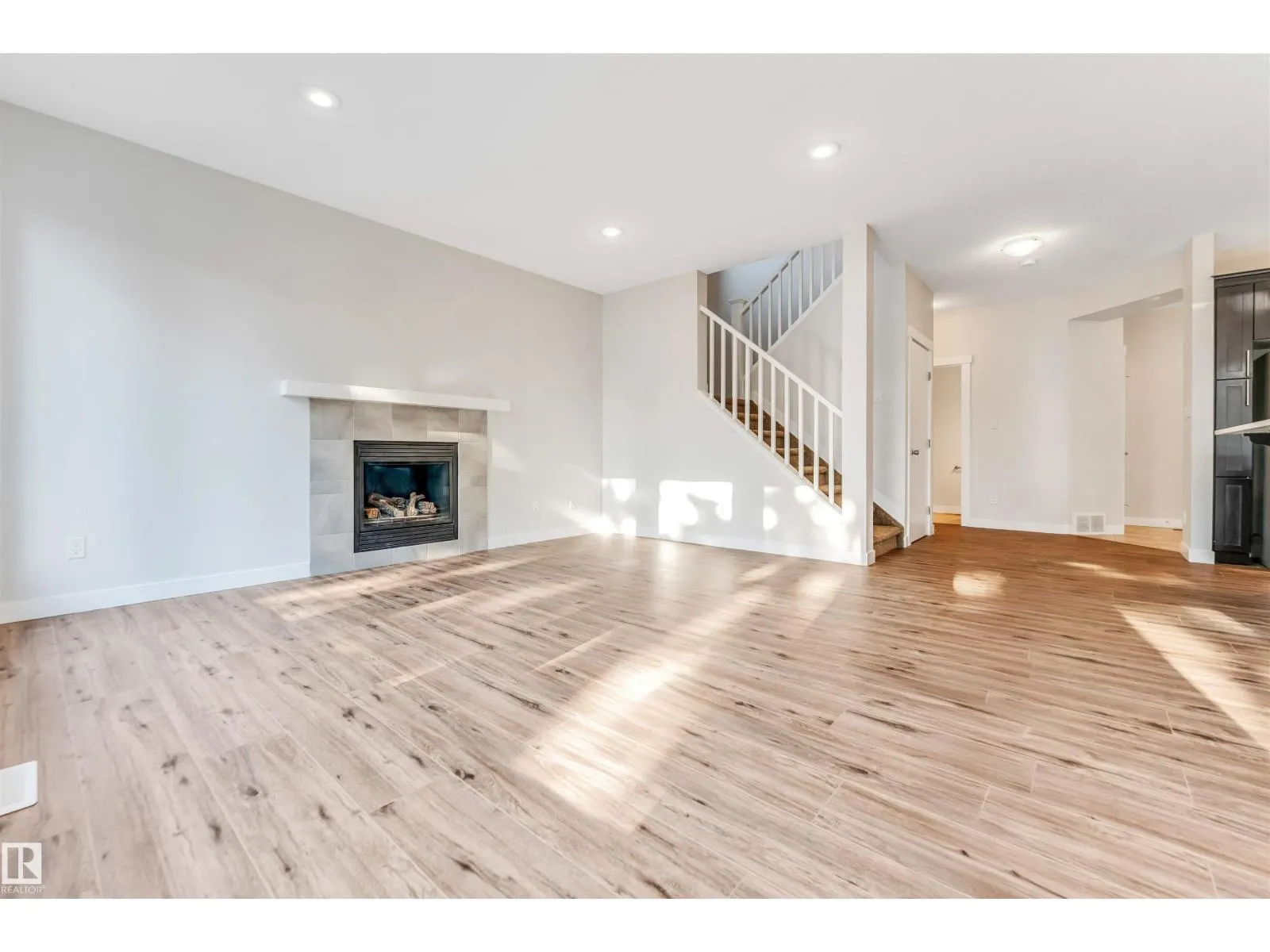708 57 ST SW