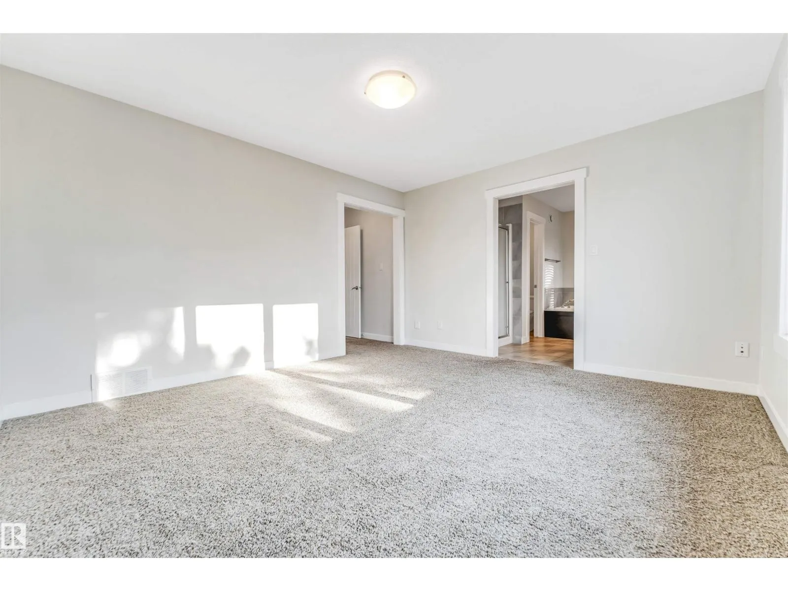 708 57 ST SW