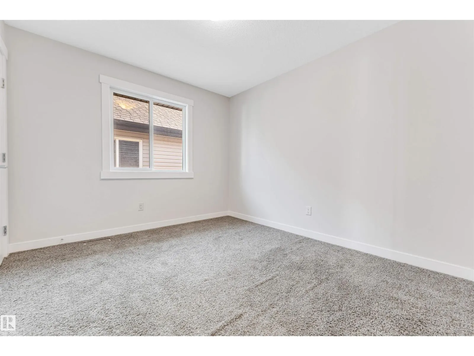 708 57 ST SW