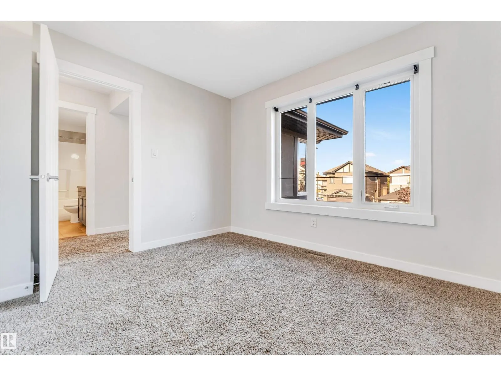 708 57 ST SW