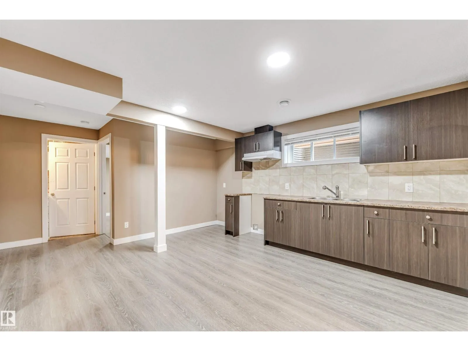 708 57 ST SW