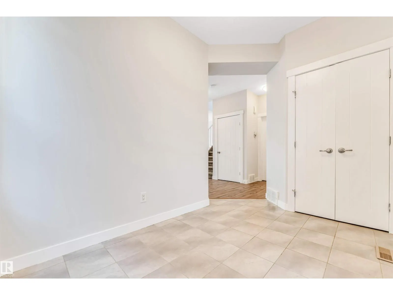 708 57 ST SW