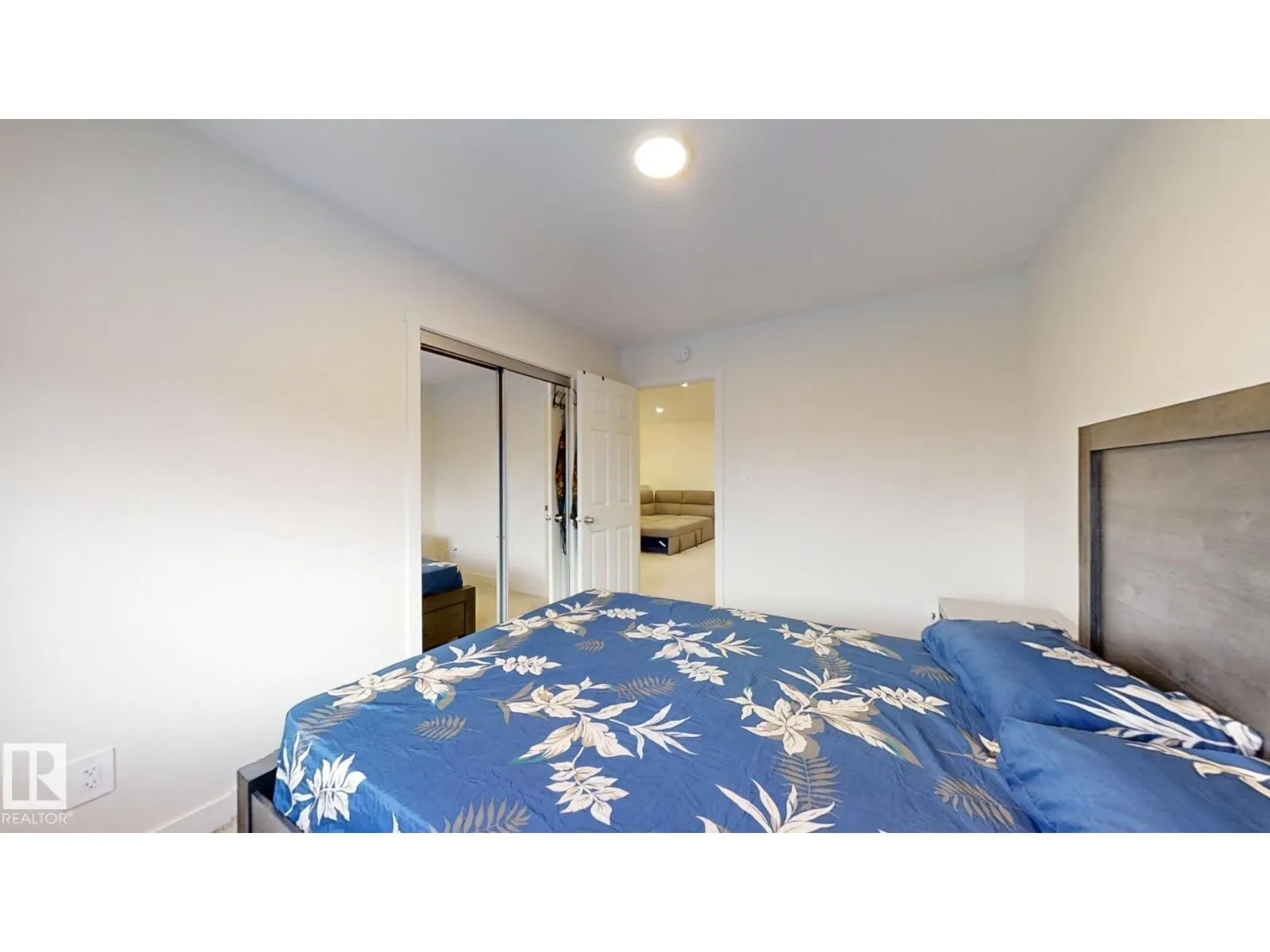 2043 13 AV NW