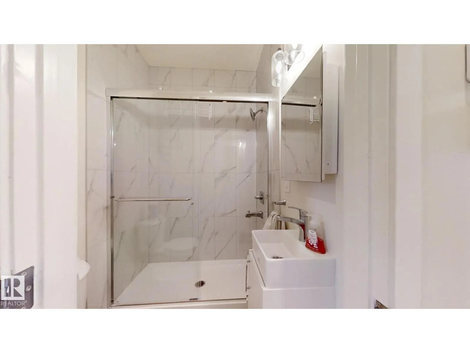 2043 13 AV NW