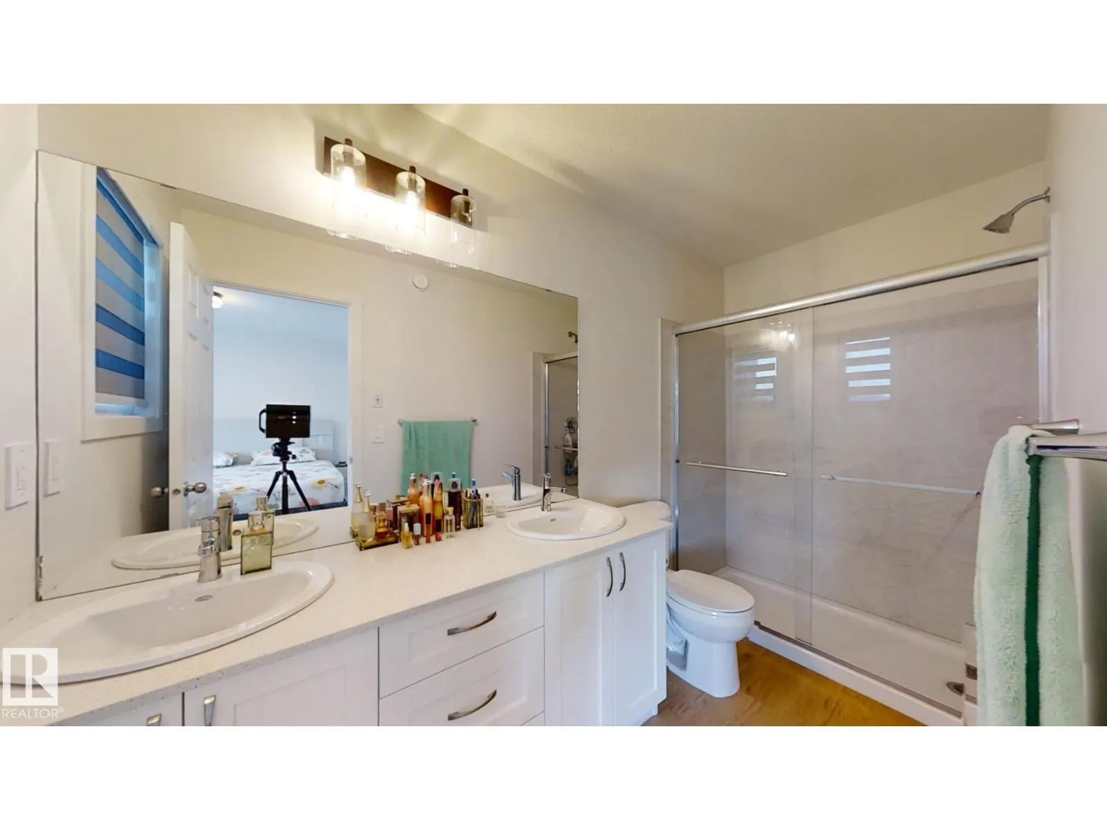 2043 13 AV NW