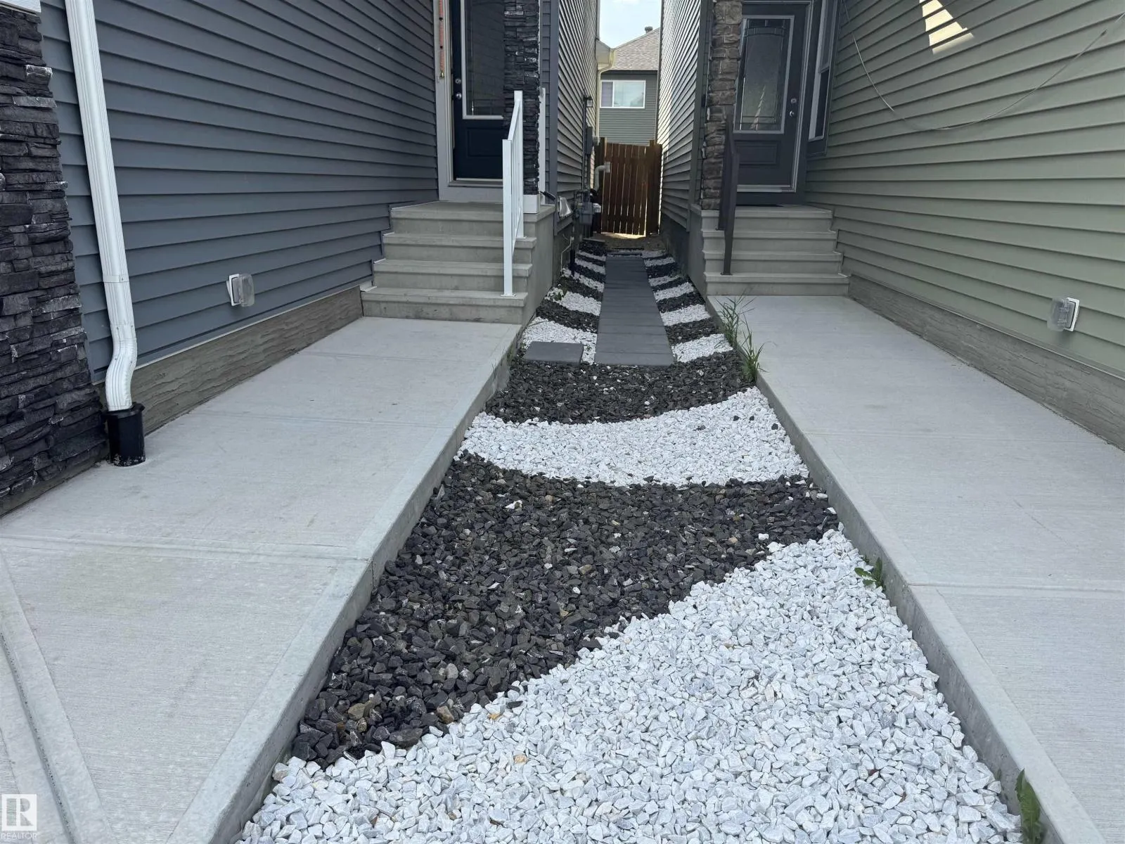 2043 13 AV NW
