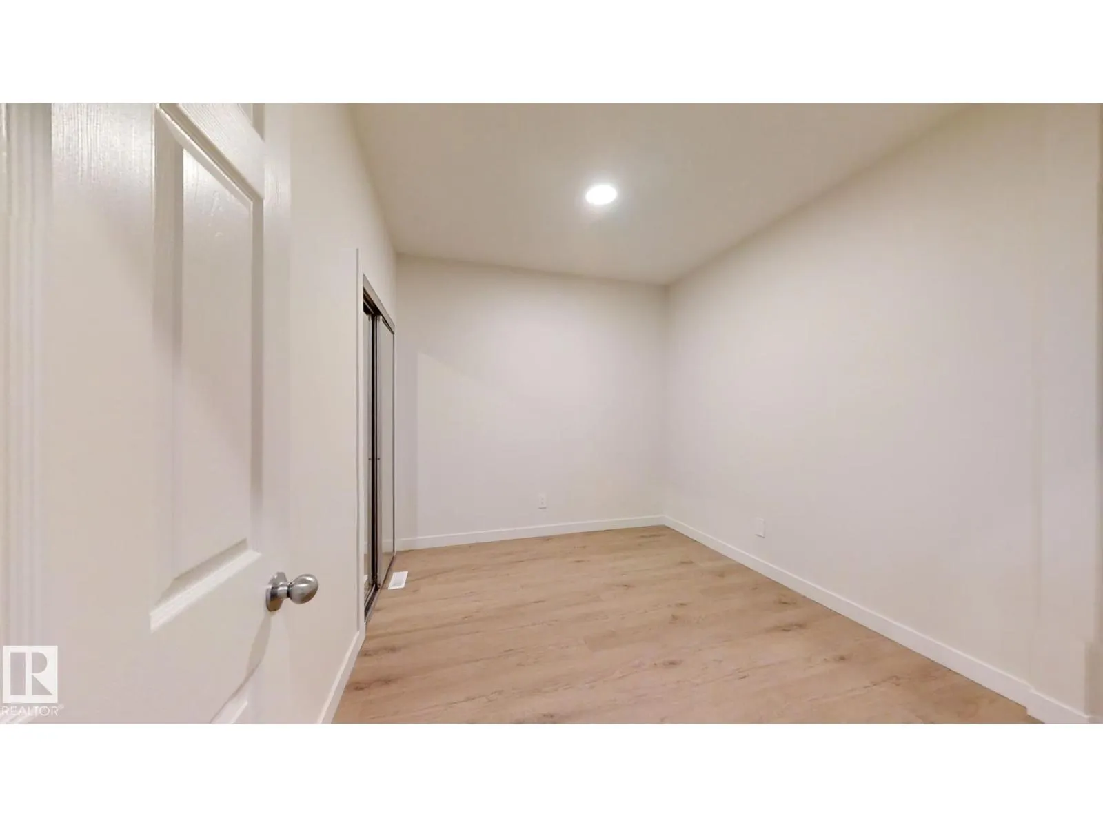 2043 13 AV NW