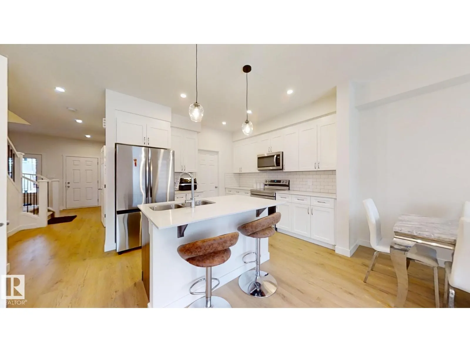 2043 13 AV NW