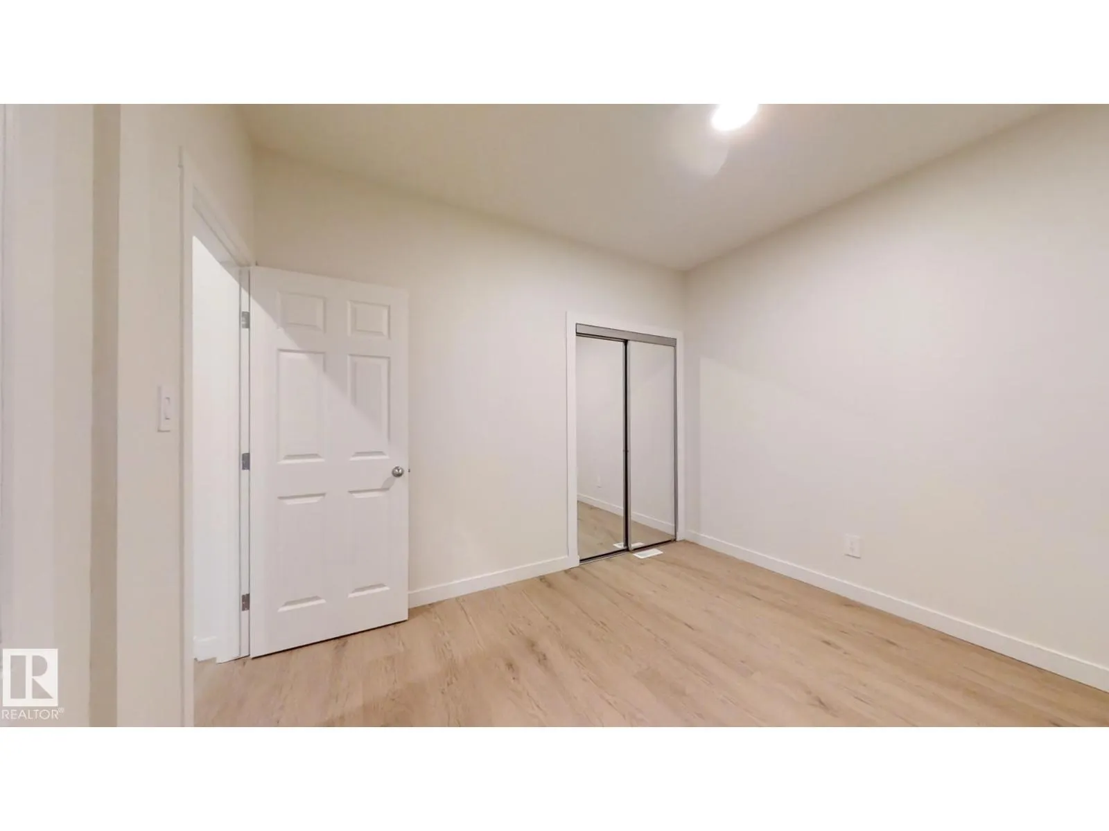 2043 13 AV NW