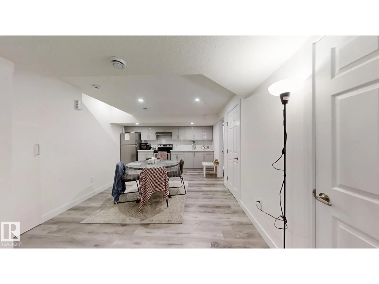 2043 13 AV NW