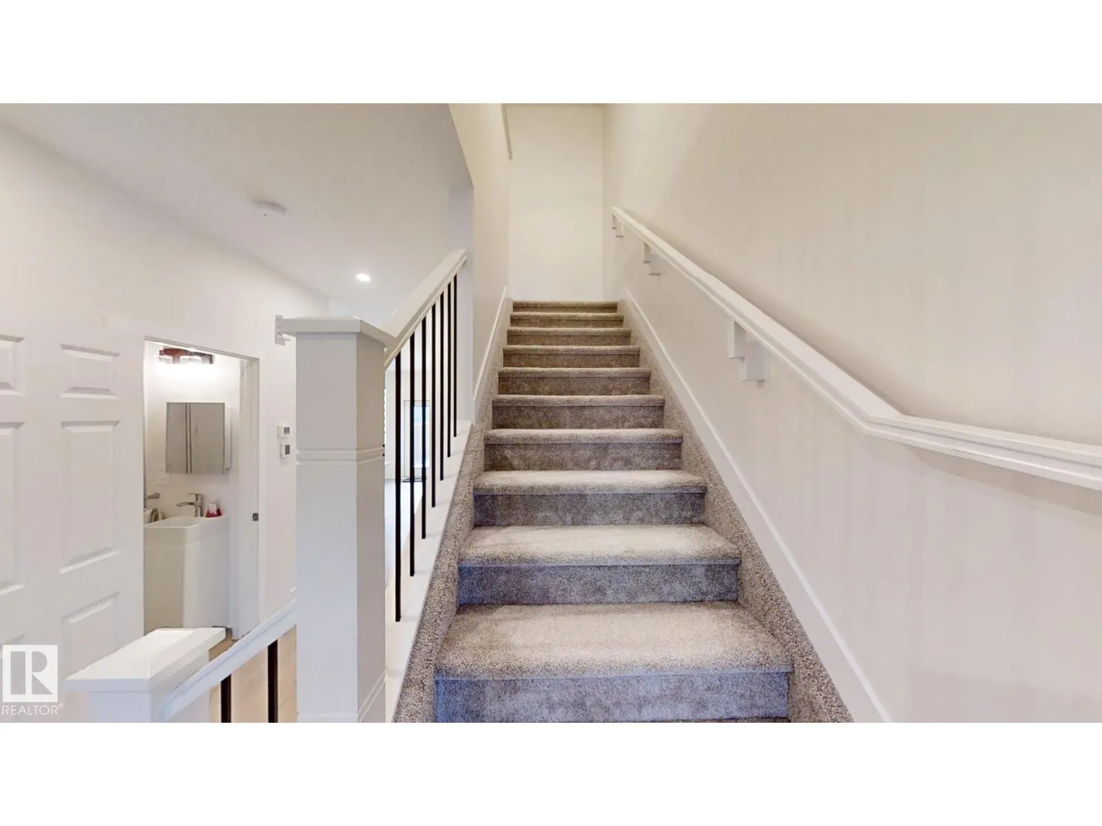 2043 13 AV NW