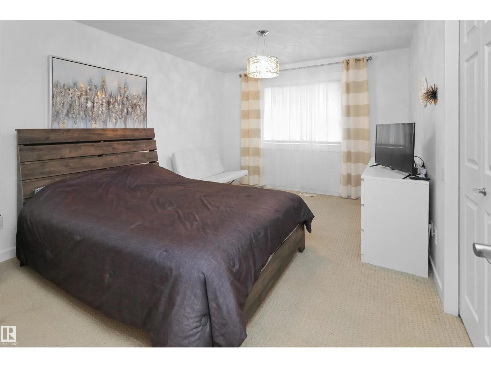 6426 1A AV SW