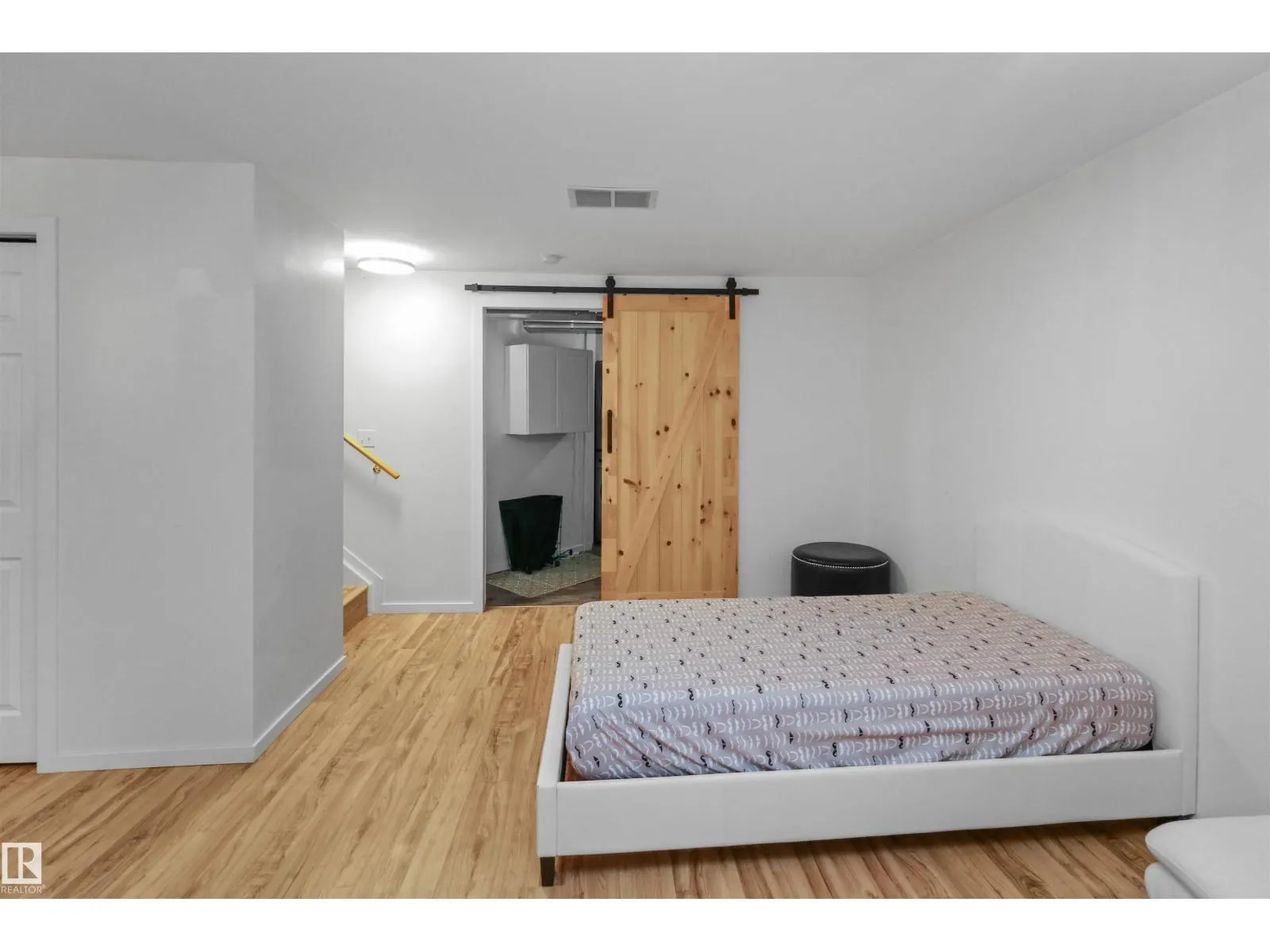6426 1A AV SW