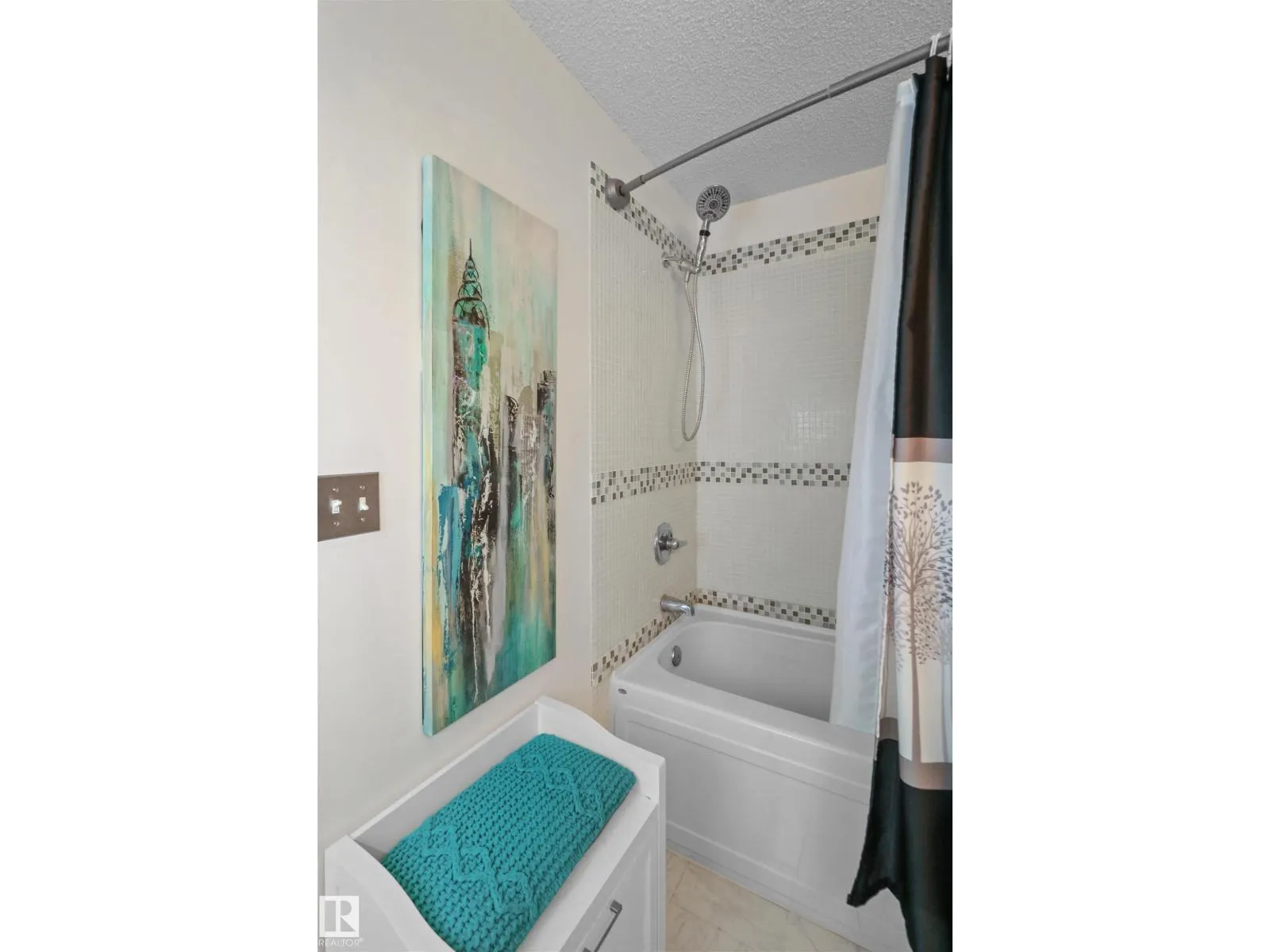 6426 1A AV SW