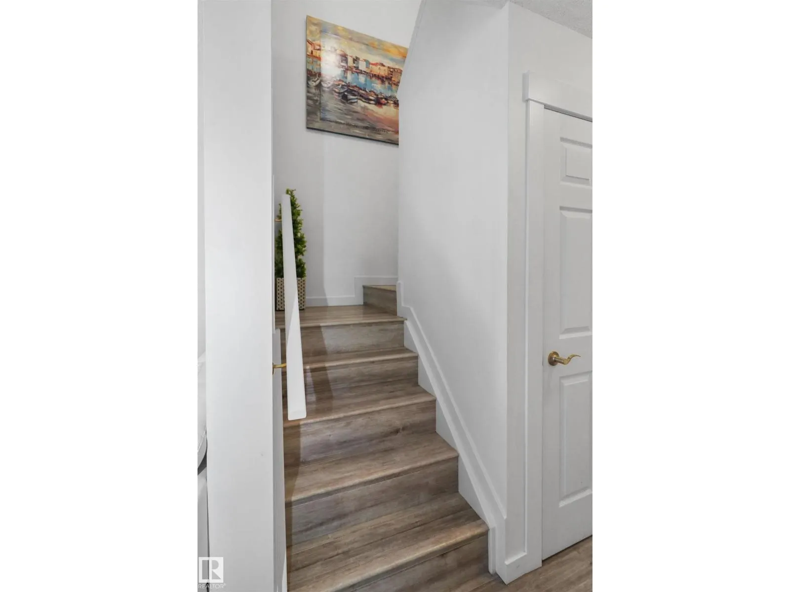 6426 1A AV SW