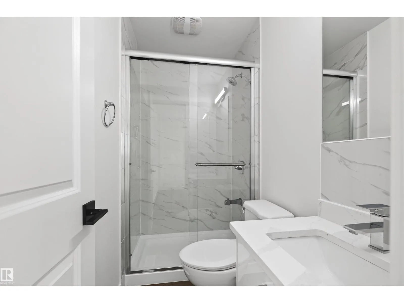 4516 27 AV NW