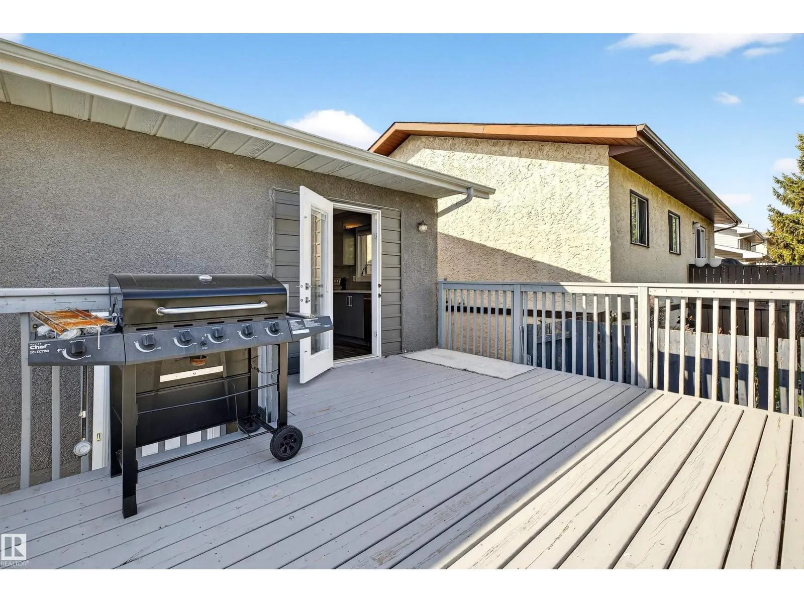 4516 27 AV NW