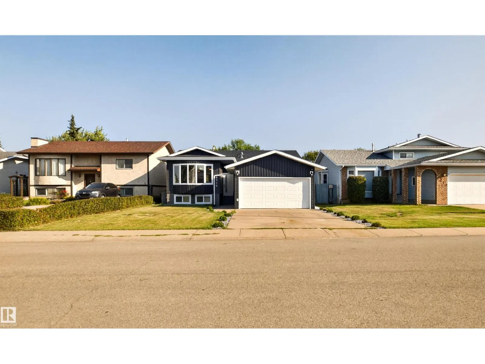 4516 27 AV NW