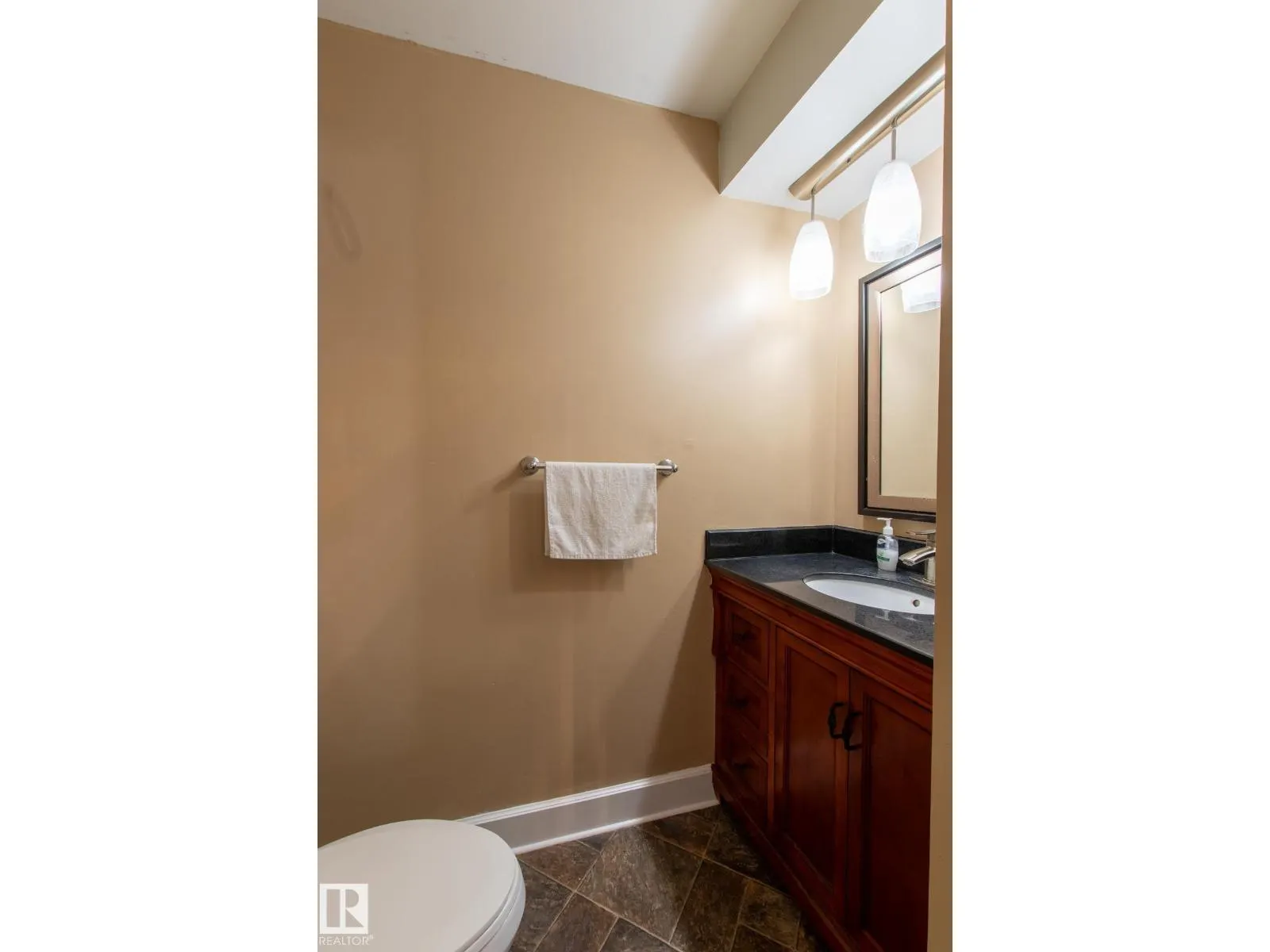18115 76 AV NW