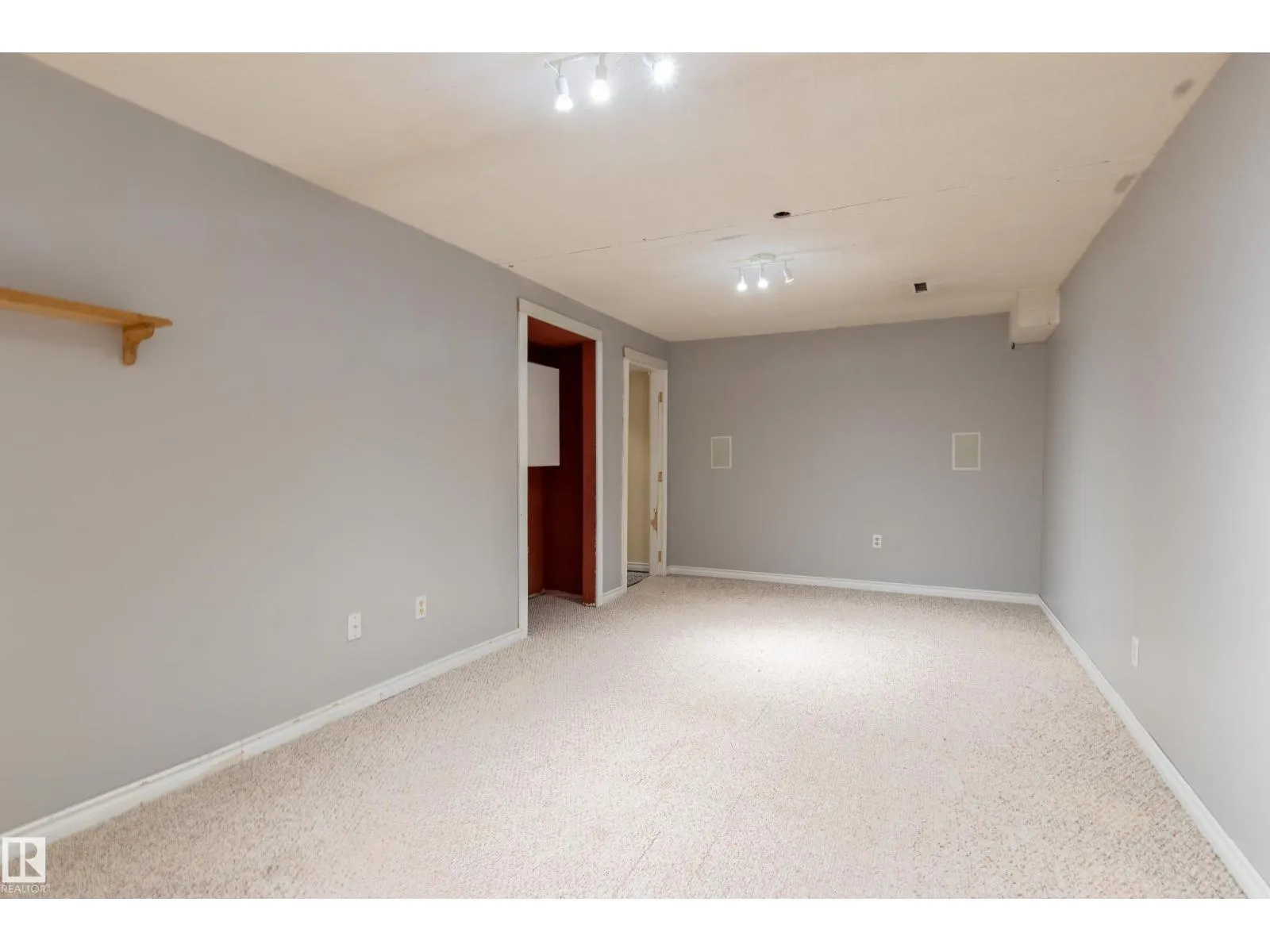 18115 76 AV NW