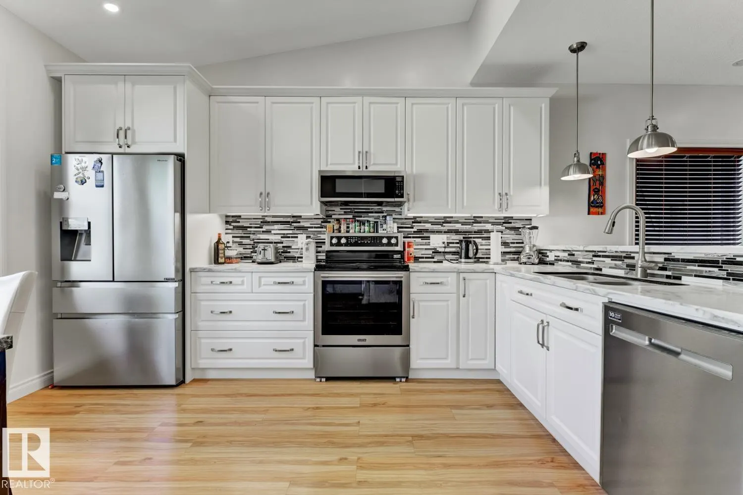 11306 89 ST NW