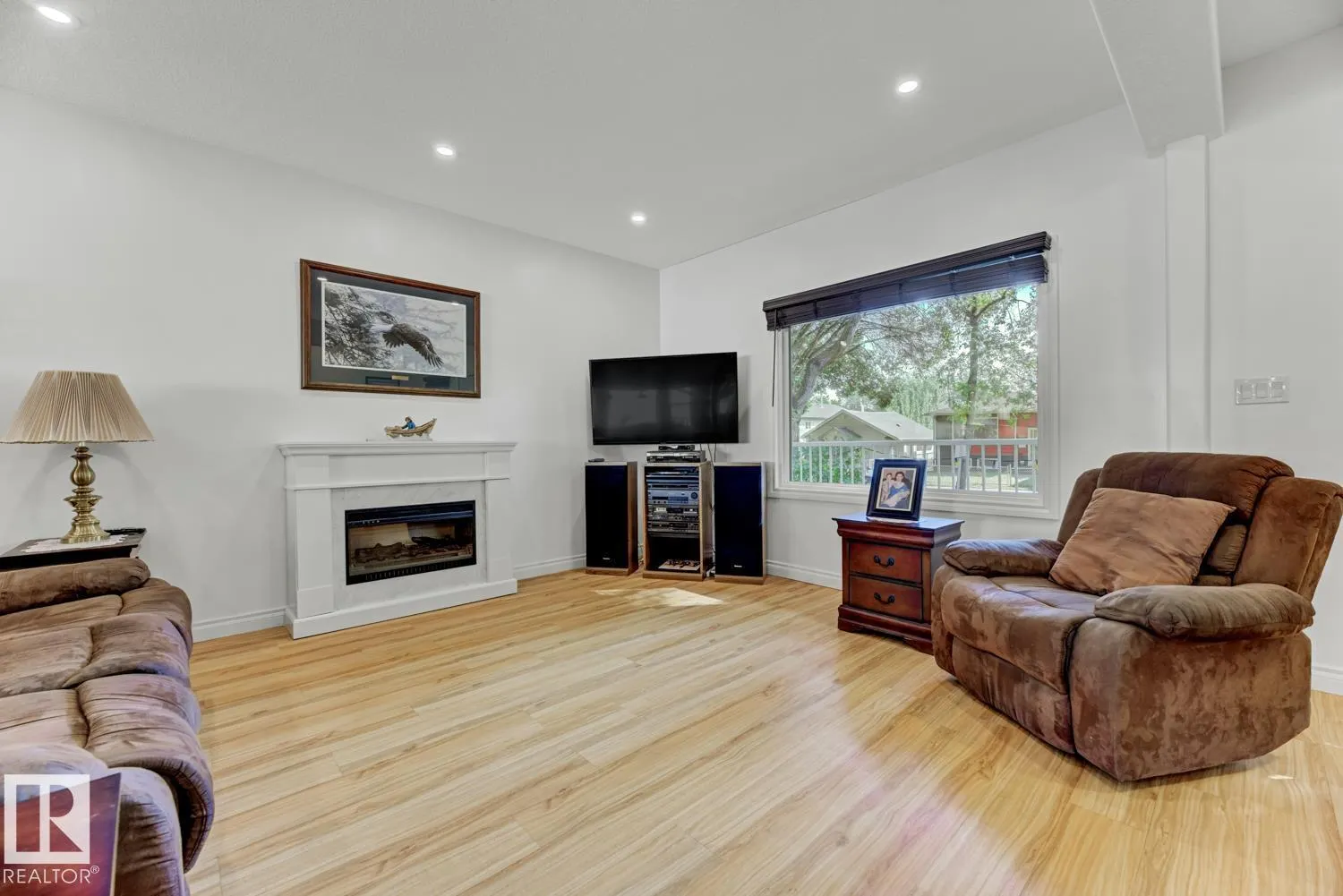 11306 89 ST NW