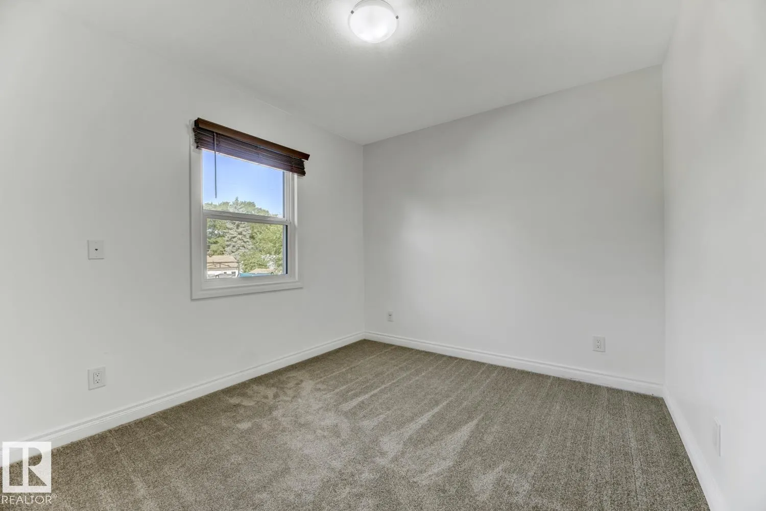 11306 89 ST NW