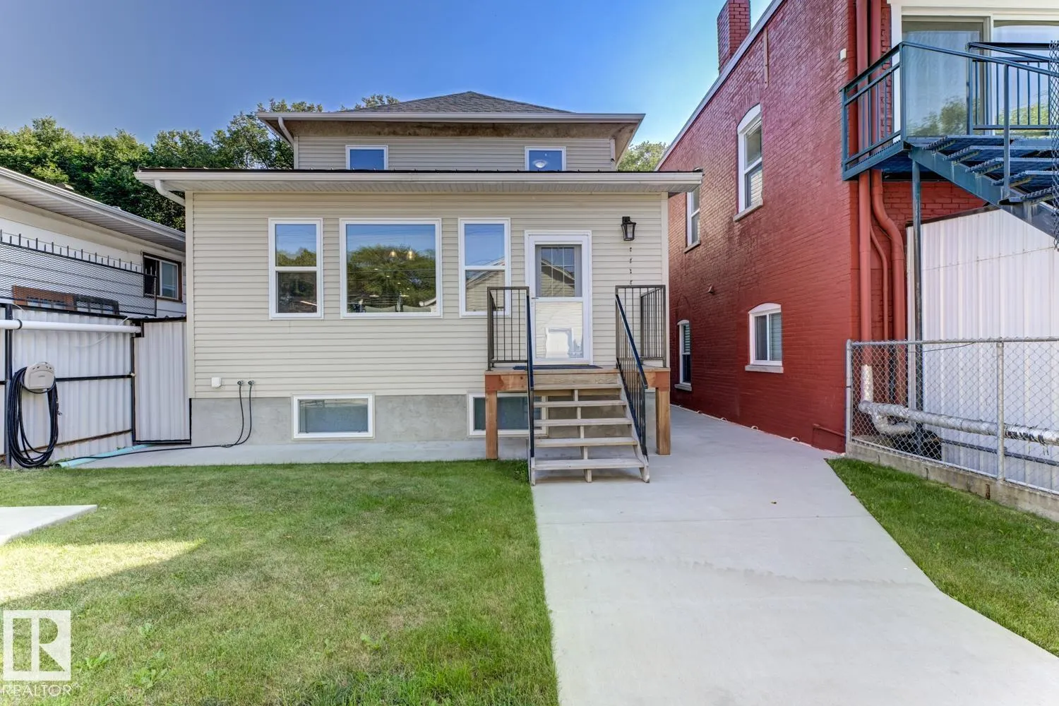 11306 89 ST NW