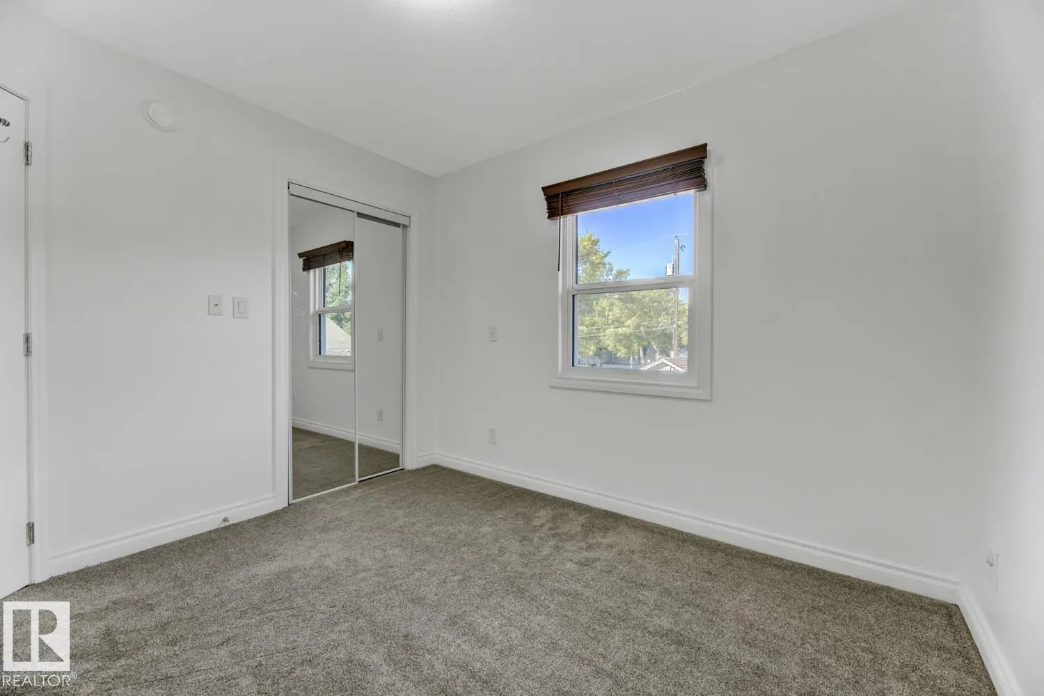 11306 89 ST NW