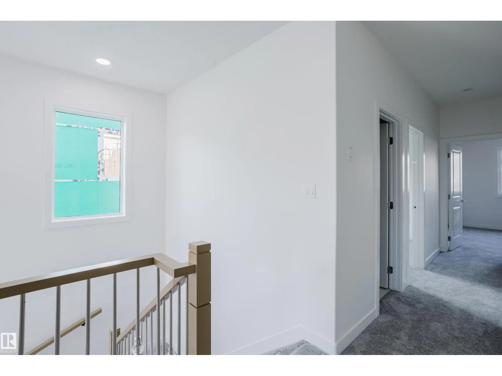 929 19 AV NW