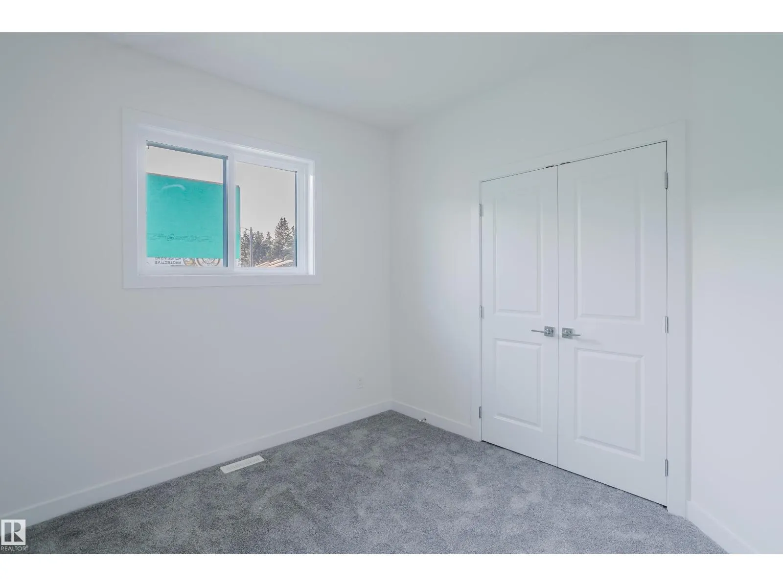 929 19 AV NW