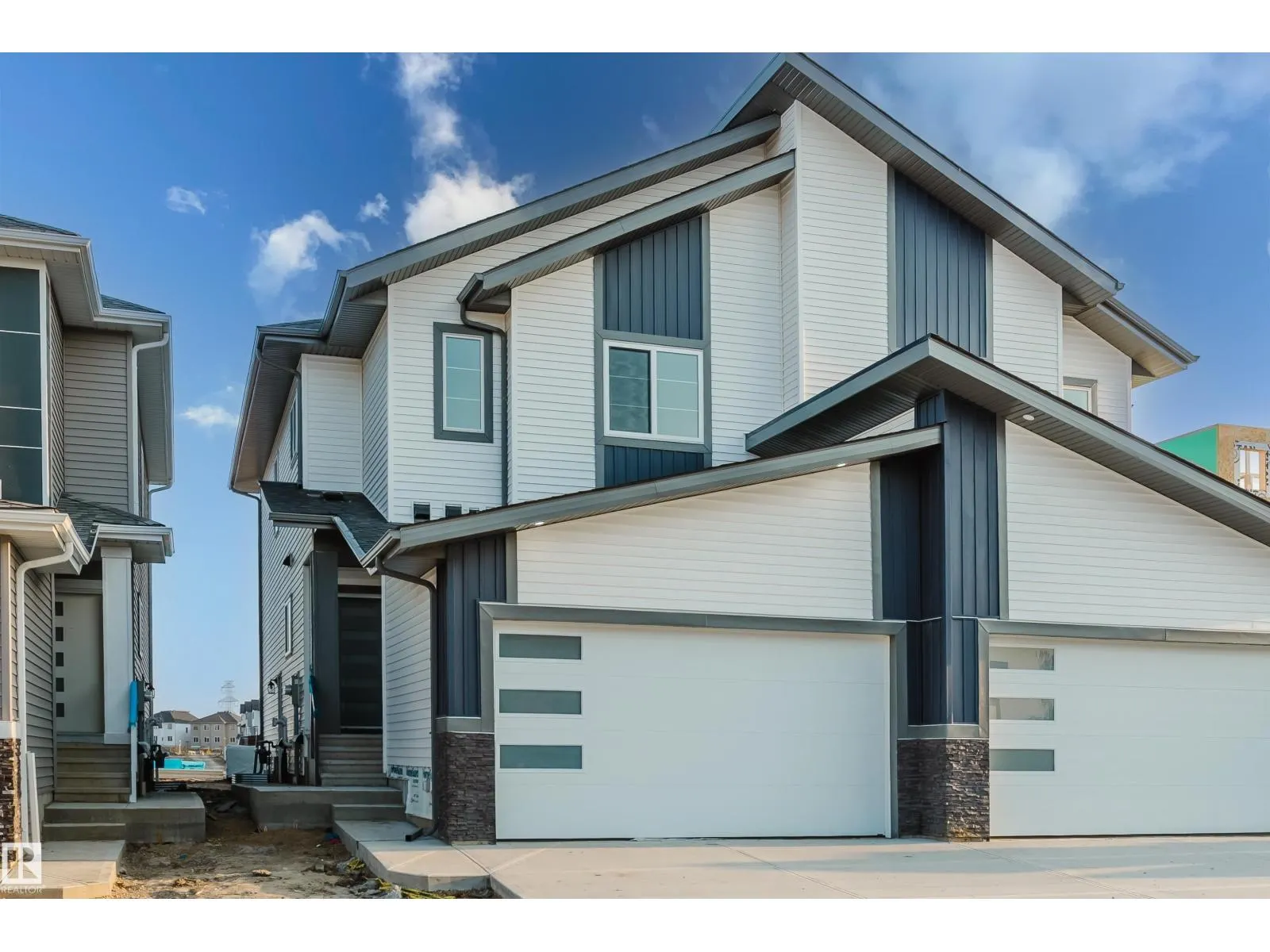927 19 AV NW