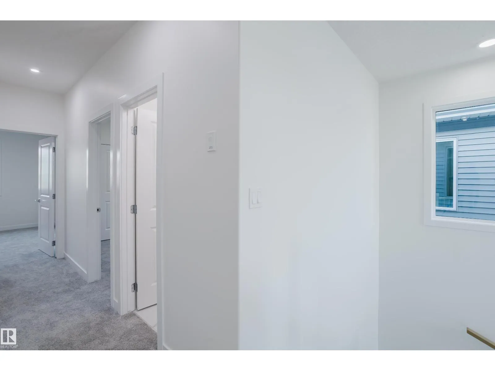 927 19 AV NW