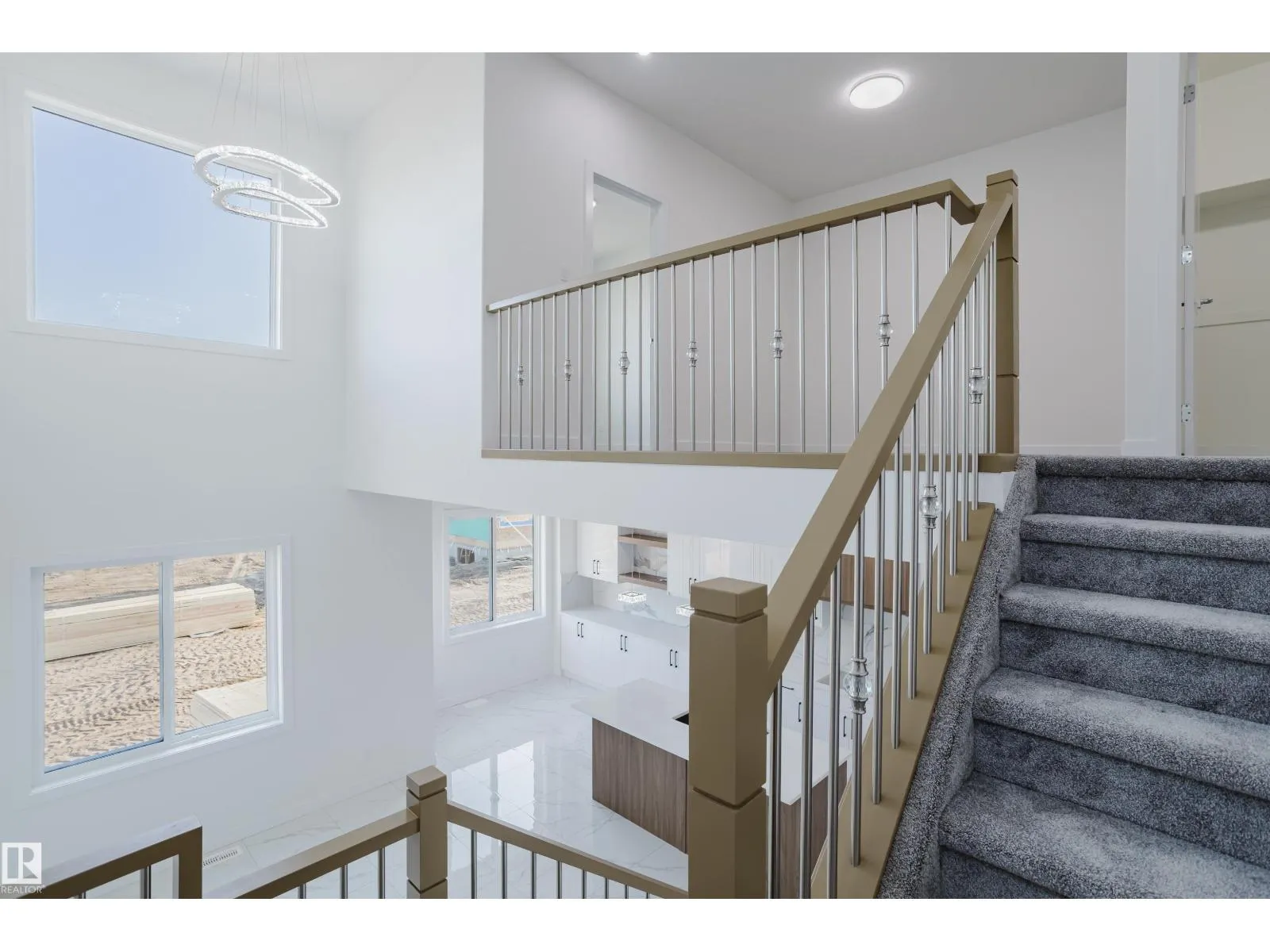 927 19 AV NW