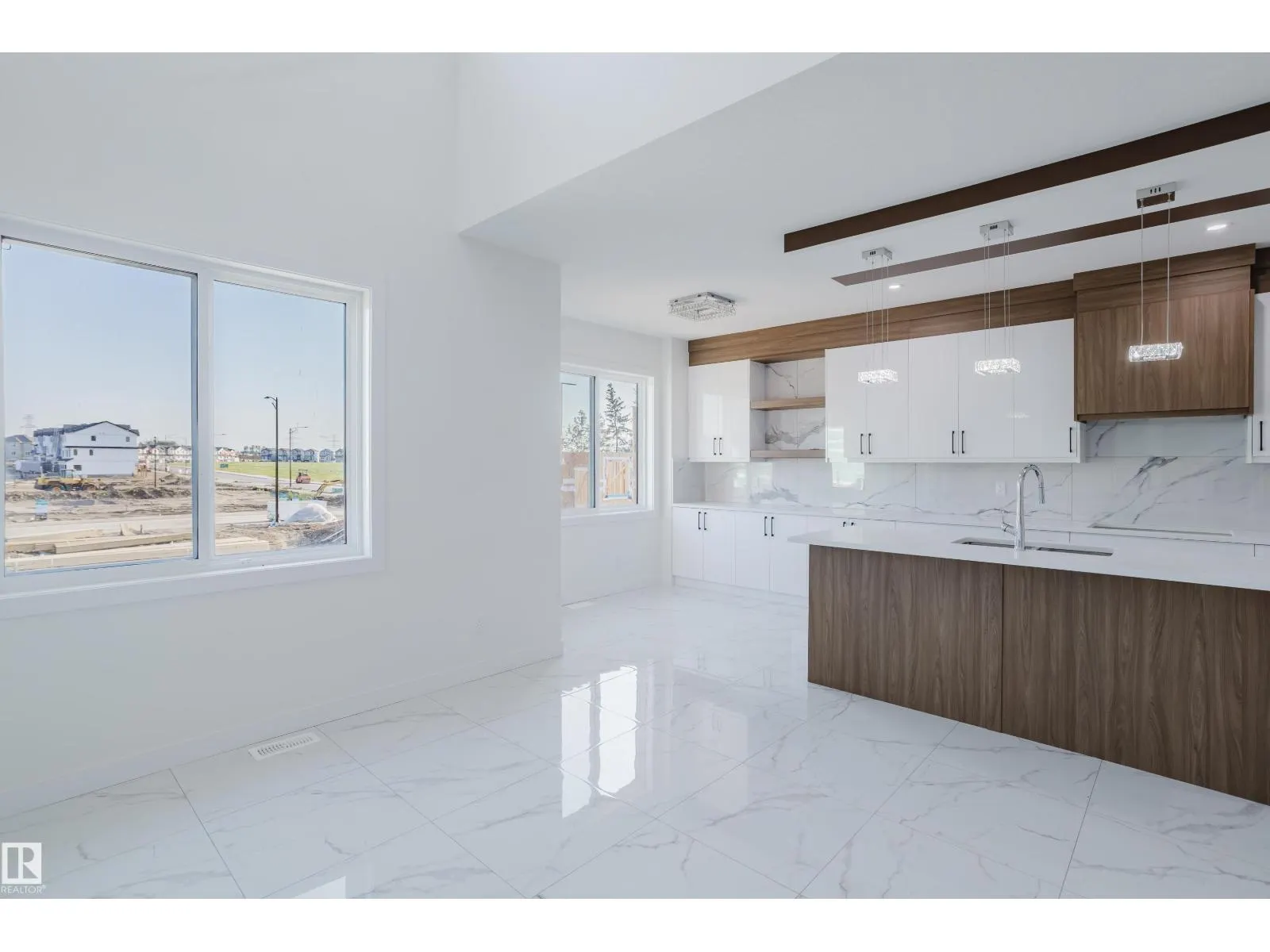 927 19 AV NW