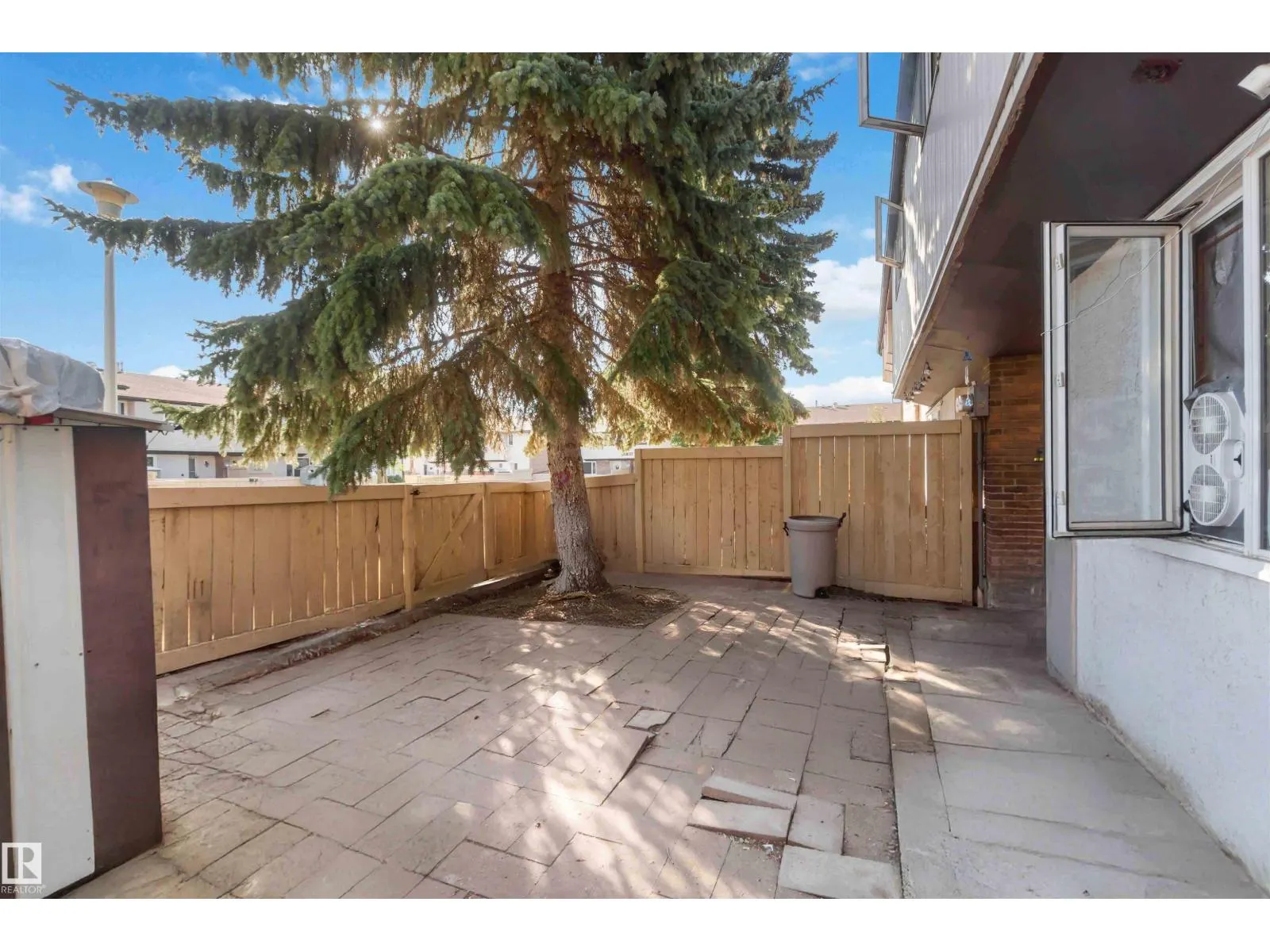 #15 14205 82 ST NW